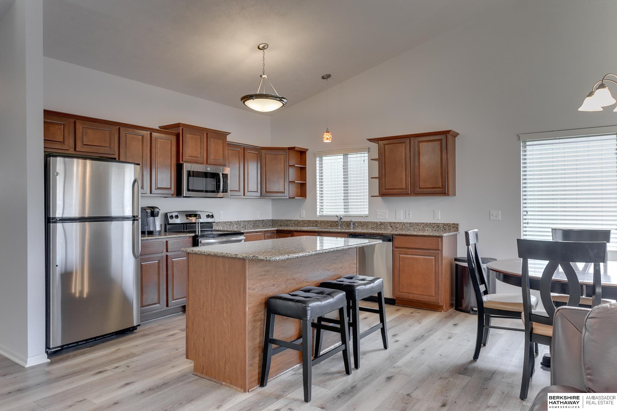 Omaha, Nebraska 68135, United States, 3 Bedrooms Bedrooms, ,3 BathroomsBathrooms,Residential,Pending,110276