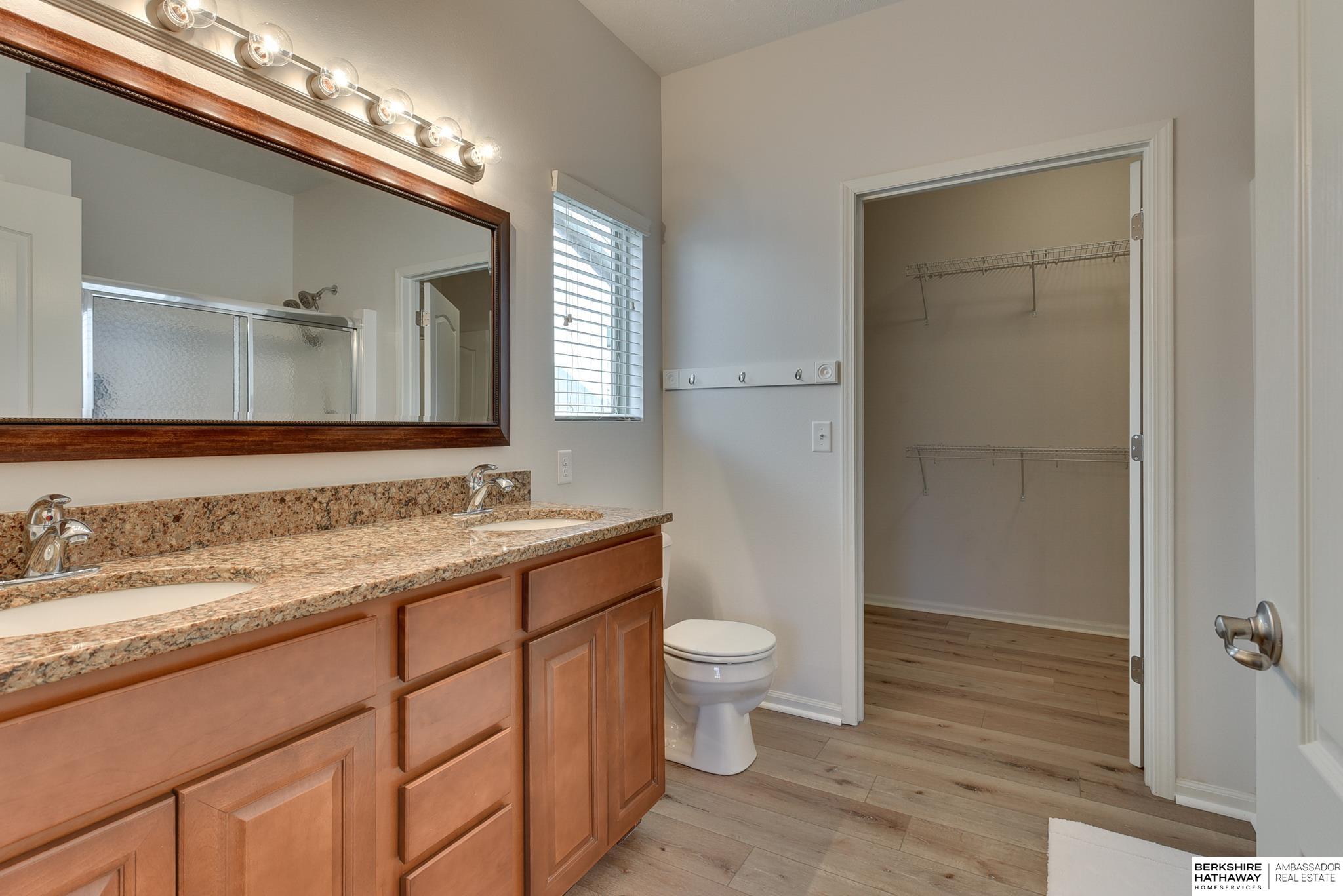 Omaha, Nebraska 68135, United States, 3 Bedrooms Bedrooms, ,3 BathroomsBathrooms,Residential,Pending,110276