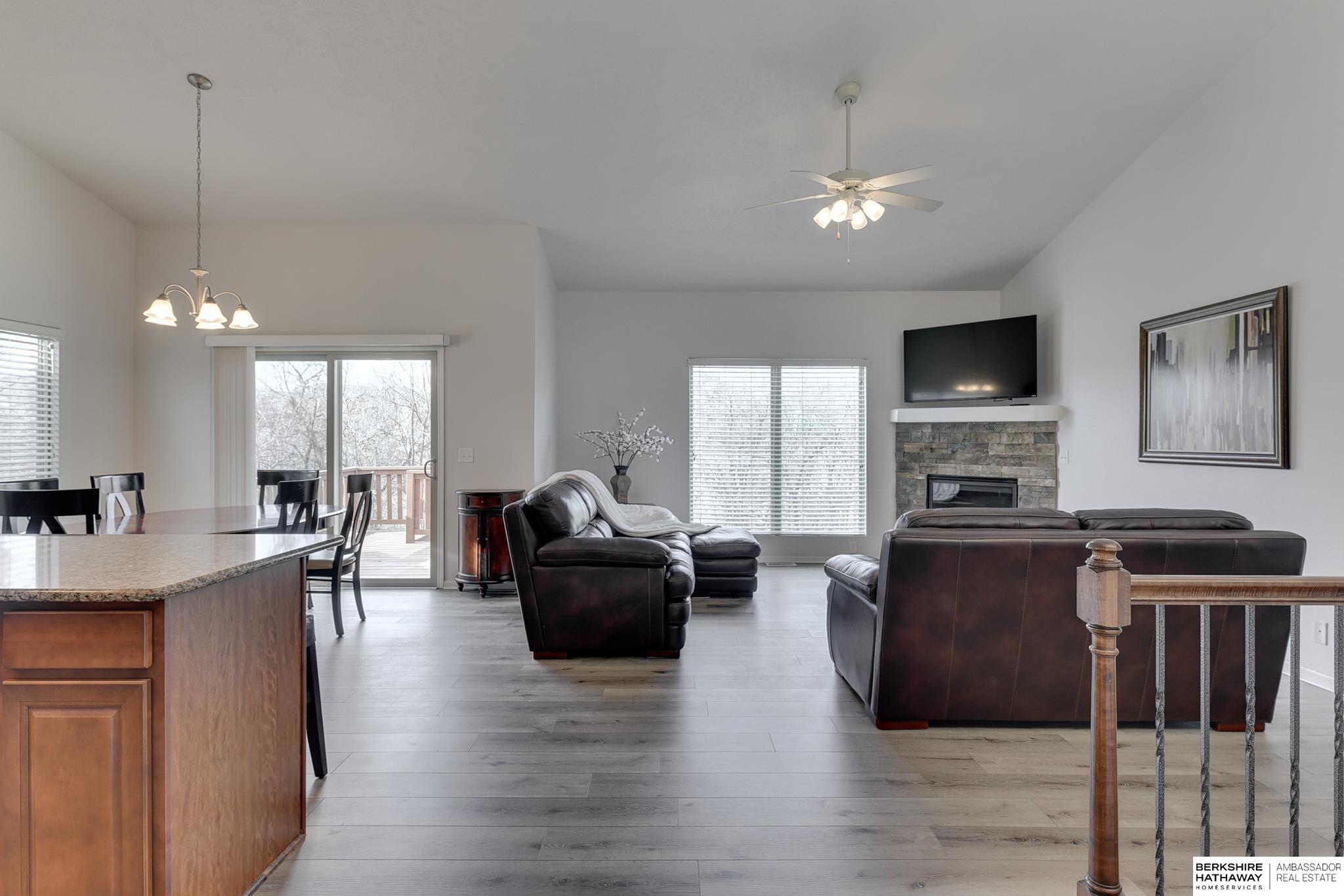 Omaha, Nebraska 68135, United States, 3 Bedrooms Bedrooms, ,3 BathroomsBathrooms,Residential,Pending,110276