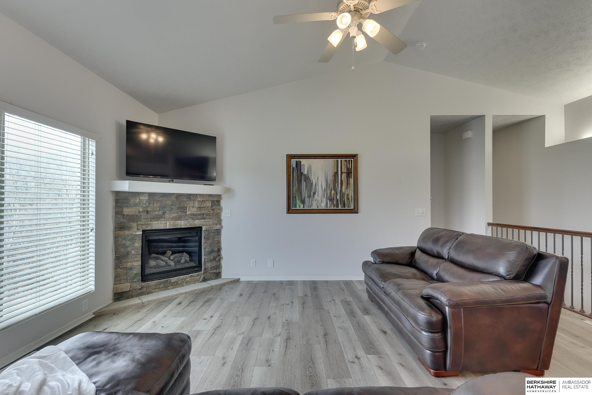 Omaha, Nebraska 68135, United States, 3 Bedrooms Bedrooms, ,3 BathroomsBathrooms,Residential,Pending,110276