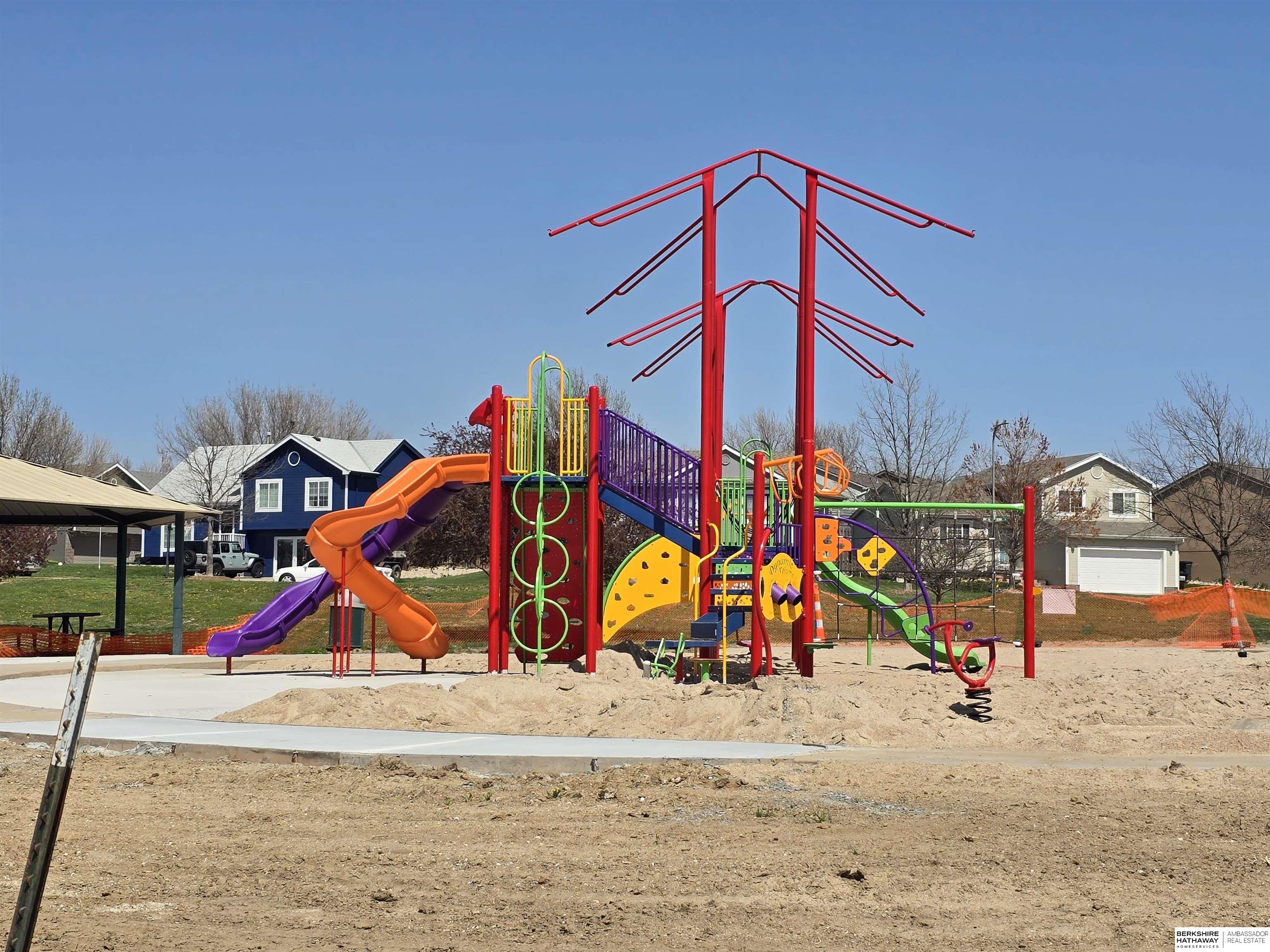 Omaha, Nebraska 68135, United States, 3 Bedrooms Bedrooms, ,3 BathroomsBathrooms,Residential,Pending,110276