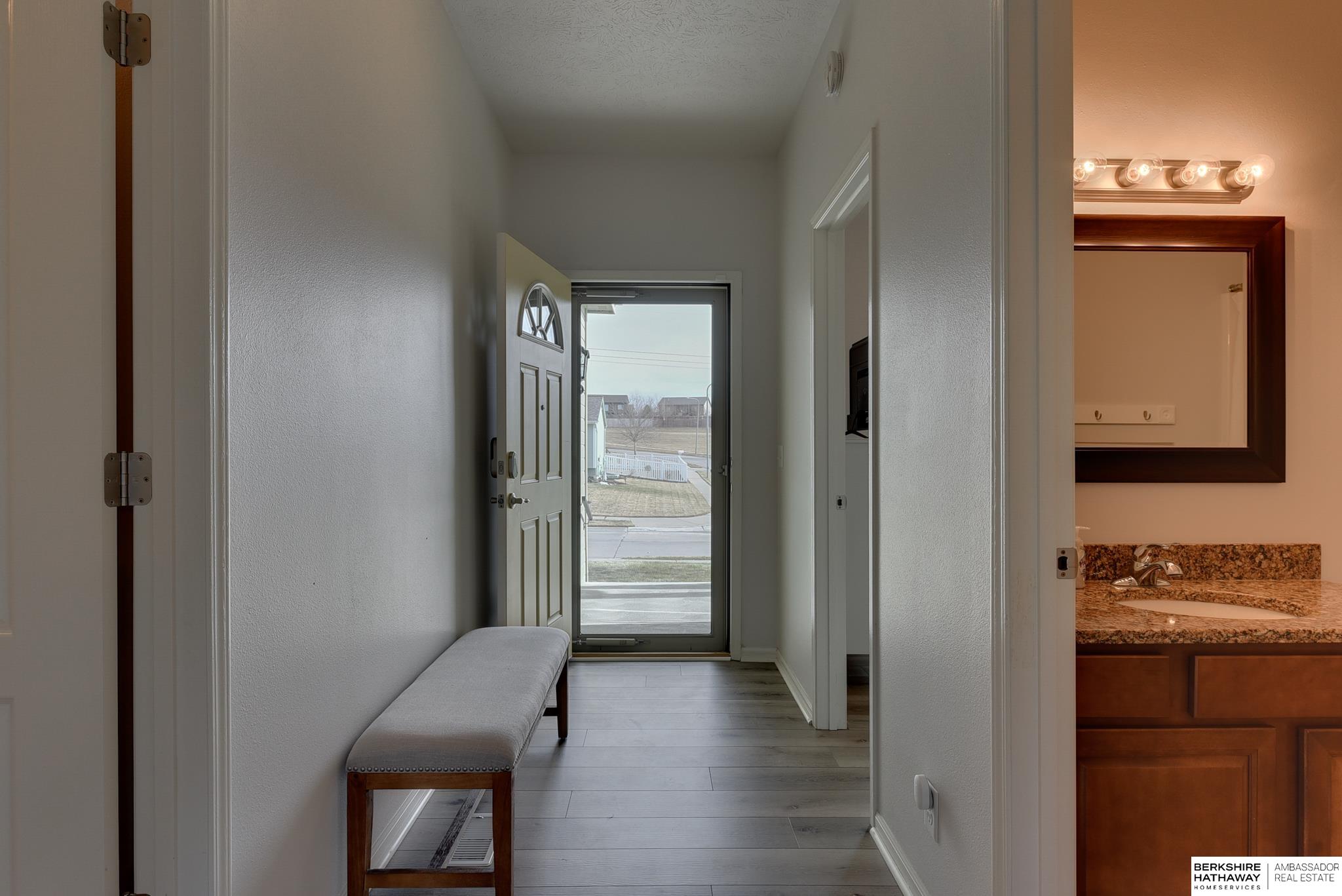 Omaha, Nebraska 68135, United States, 3 Bedrooms Bedrooms, ,3 BathroomsBathrooms,Residential,Pending,110276