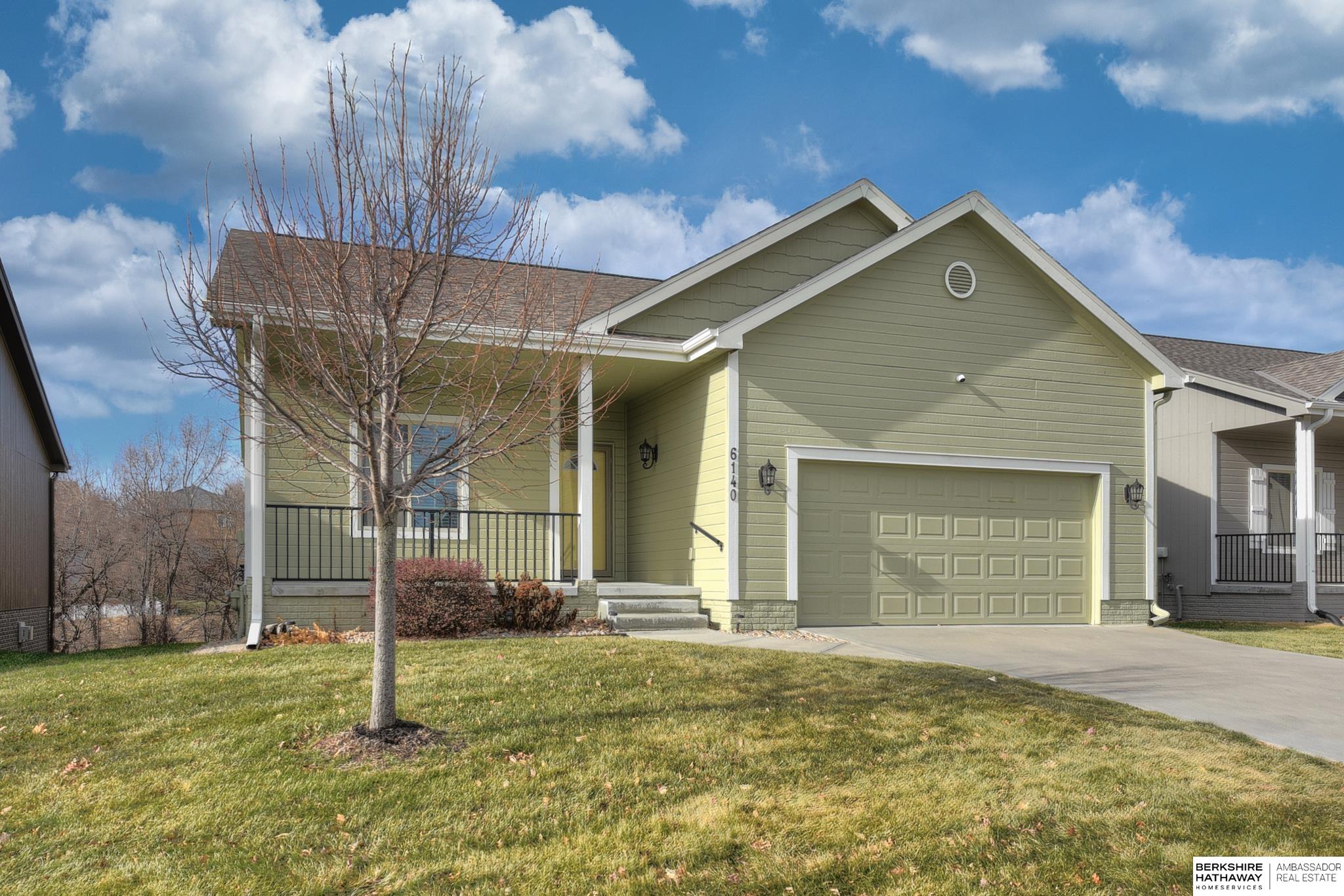 Omaha, Nebraska 68135, United States, 3 Bedrooms Bedrooms, ,3 BathroomsBathrooms,Residential,Pending,110276