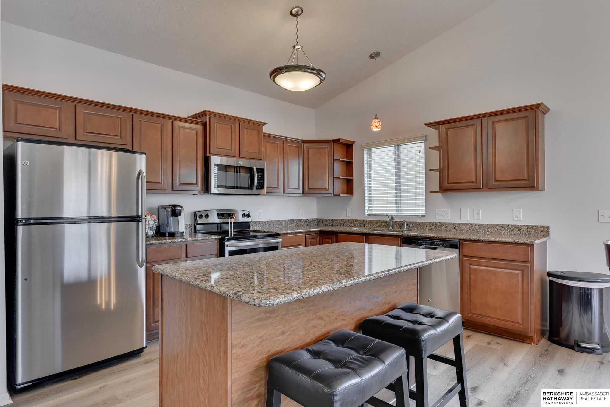 Omaha, Nebraska 68135, United States, 3 Bedrooms Bedrooms, ,3 BathroomsBathrooms,Residential,Pending,110276