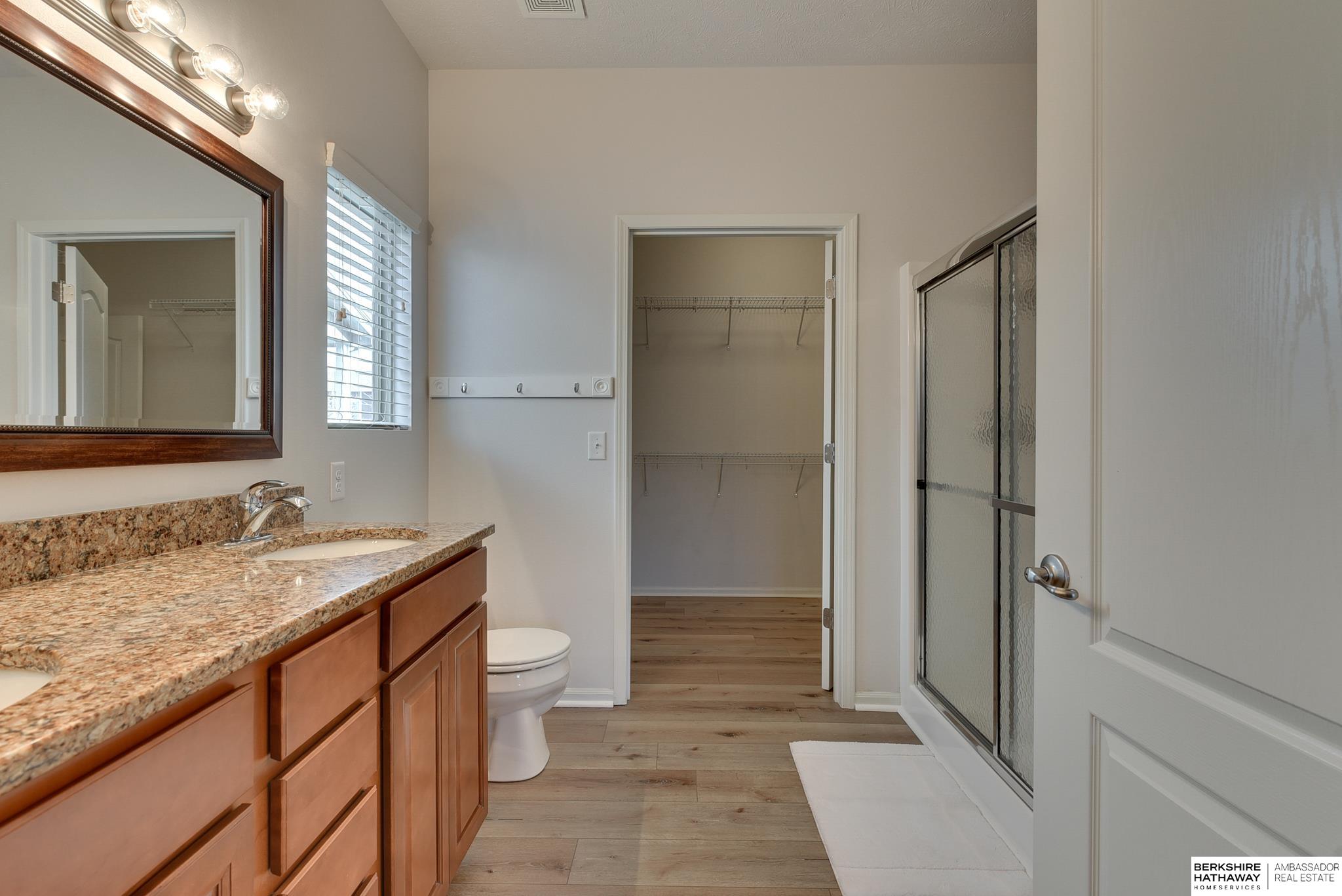 Omaha, Nebraska 68135, United States, 3 Bedrooms Bedrooms, ,3 BathroomsBathrooms,Residential,Pending,110276