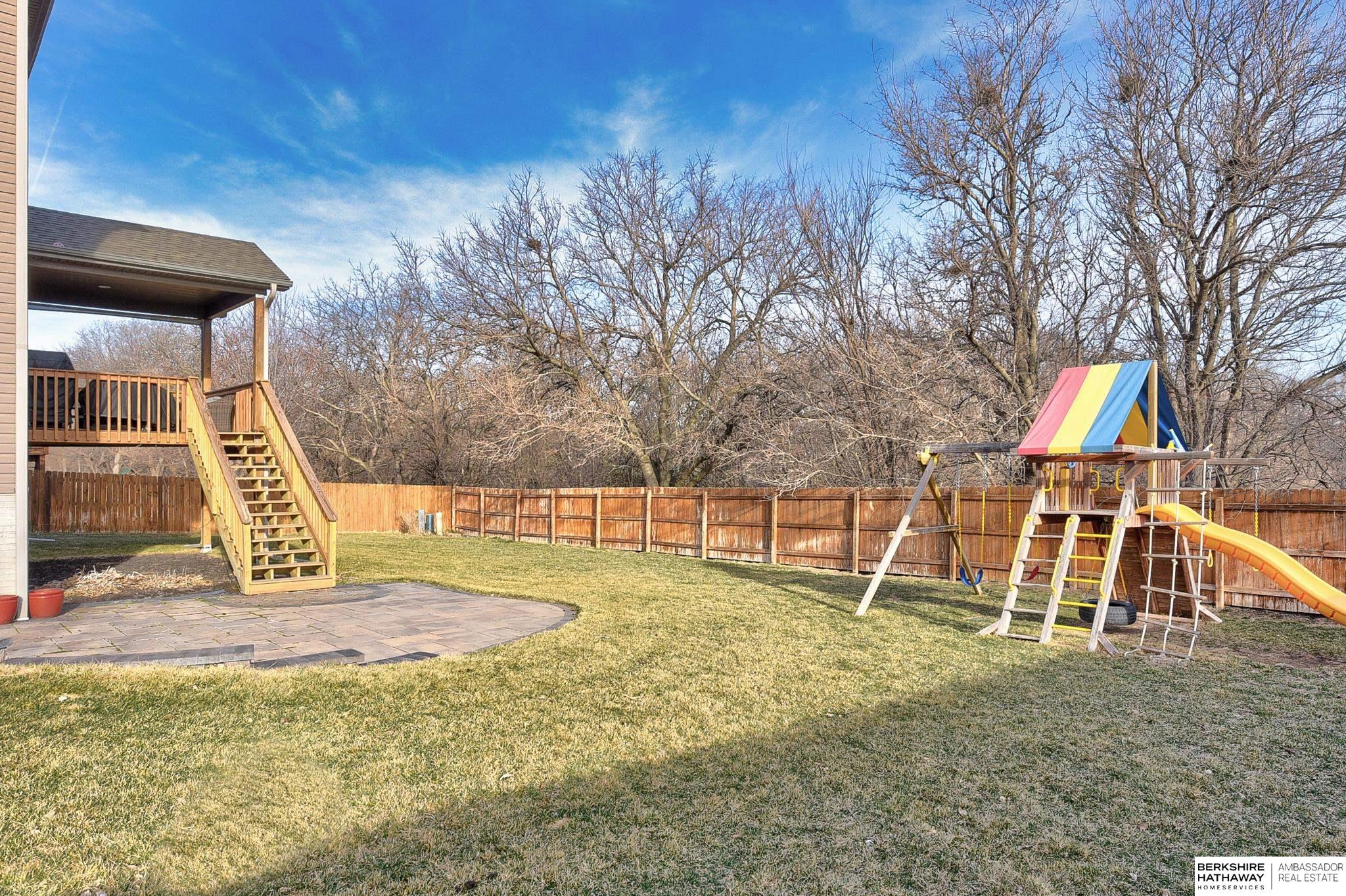 Lincoln, Nebraska 68505, United States, 5 Bedrooms Bedrooms, ,4 BathroomsBathrooms,Residential,Active,97125