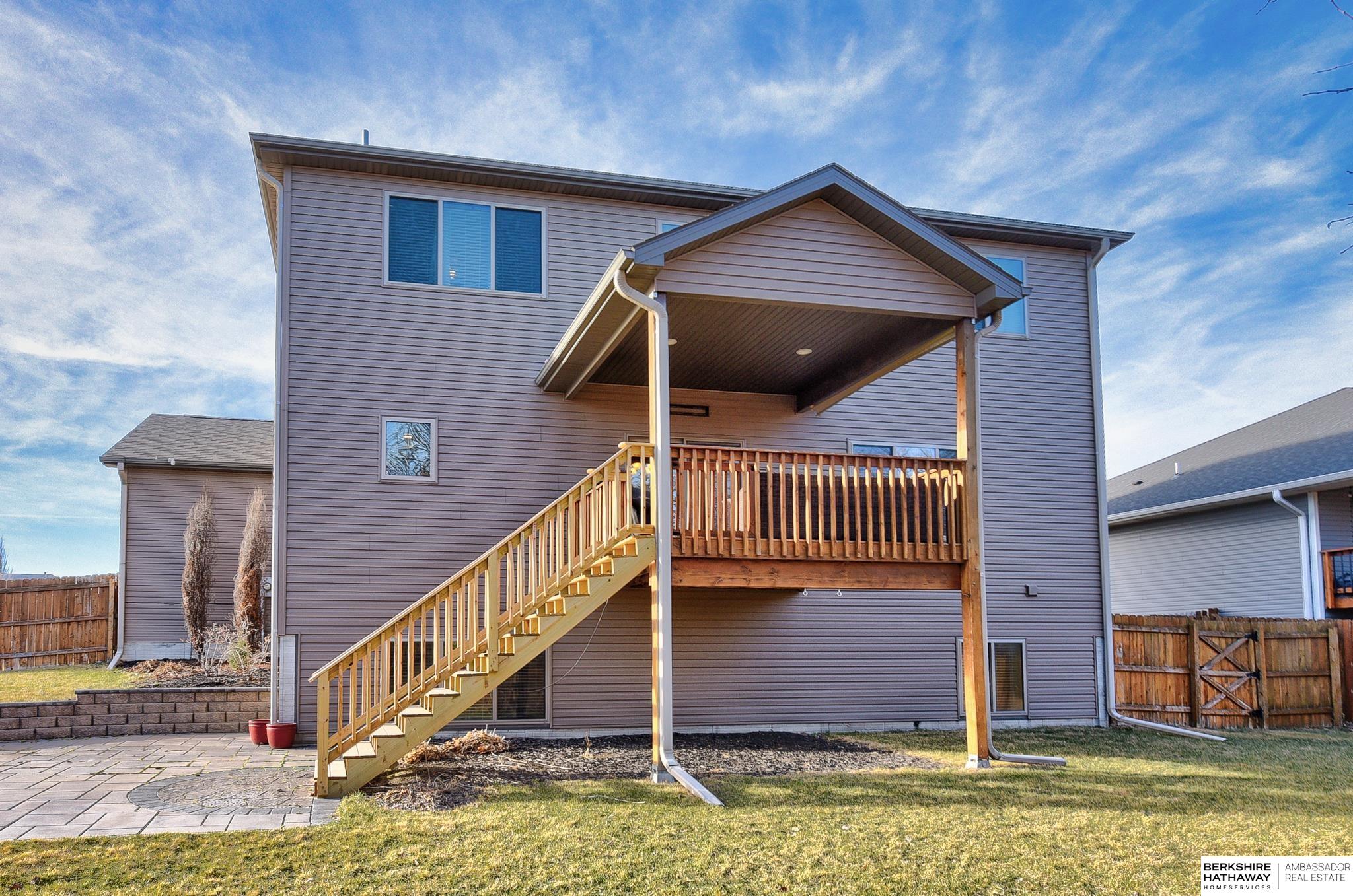 Lincoln, Nebraska 68505, United States, 5 Bedrooms Bedrooms, ,4 BathroomsBathrooms,Residential,Active,97125