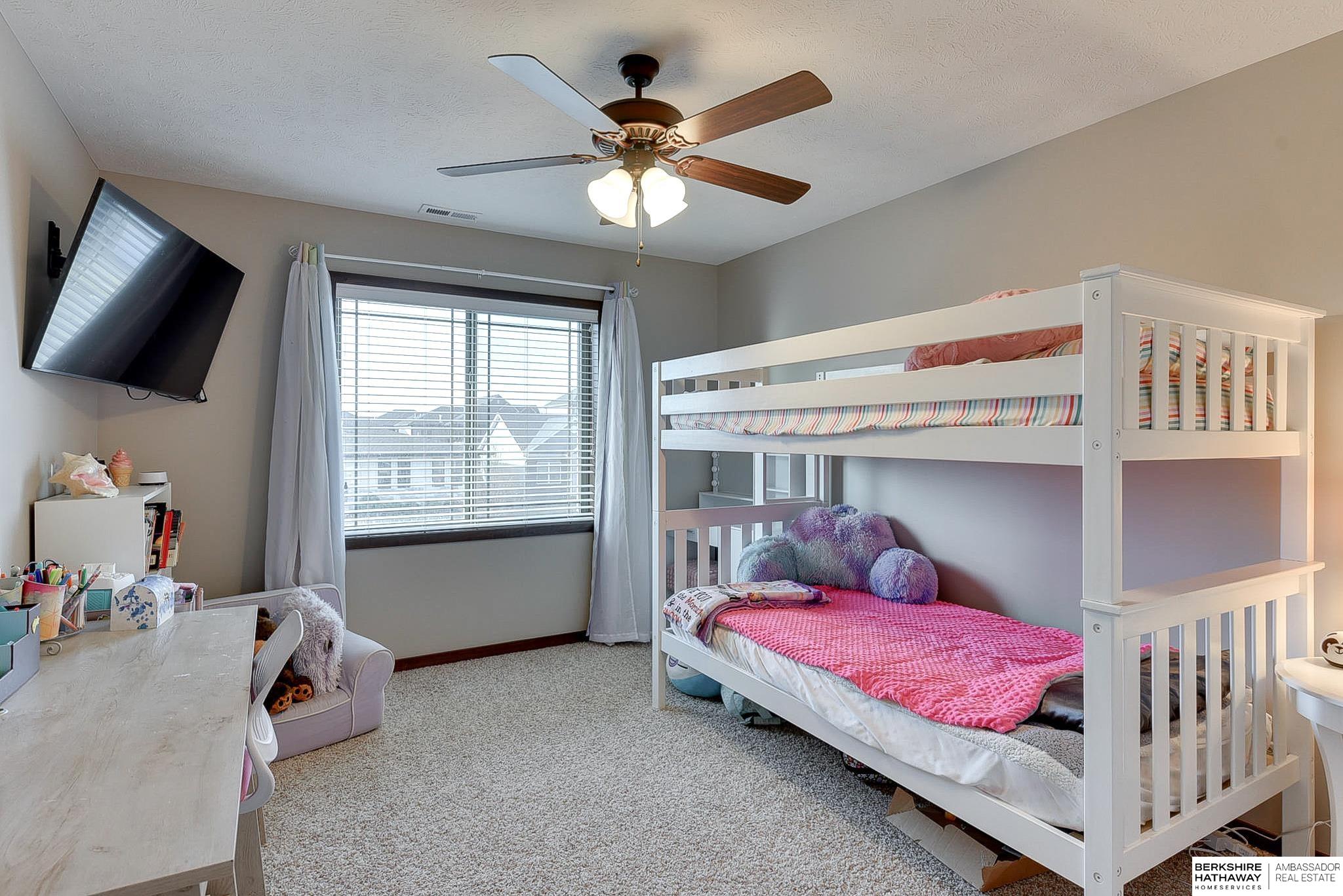 Lincoln, Nebraska 68505, United States, 5 Bedrooms Bedrooms, ,4 BathroomsBathrooms,Residential,Active,97125