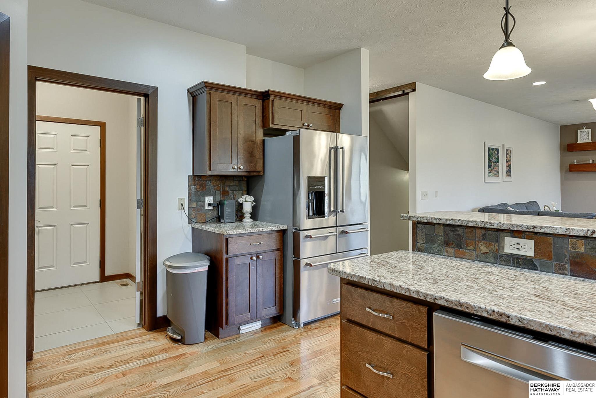 Lincoln, Nebraska 68505, United States, 5 Bedrooms Bedrooms, ,4 BathroomsBathrooms,Residential,Active,97125