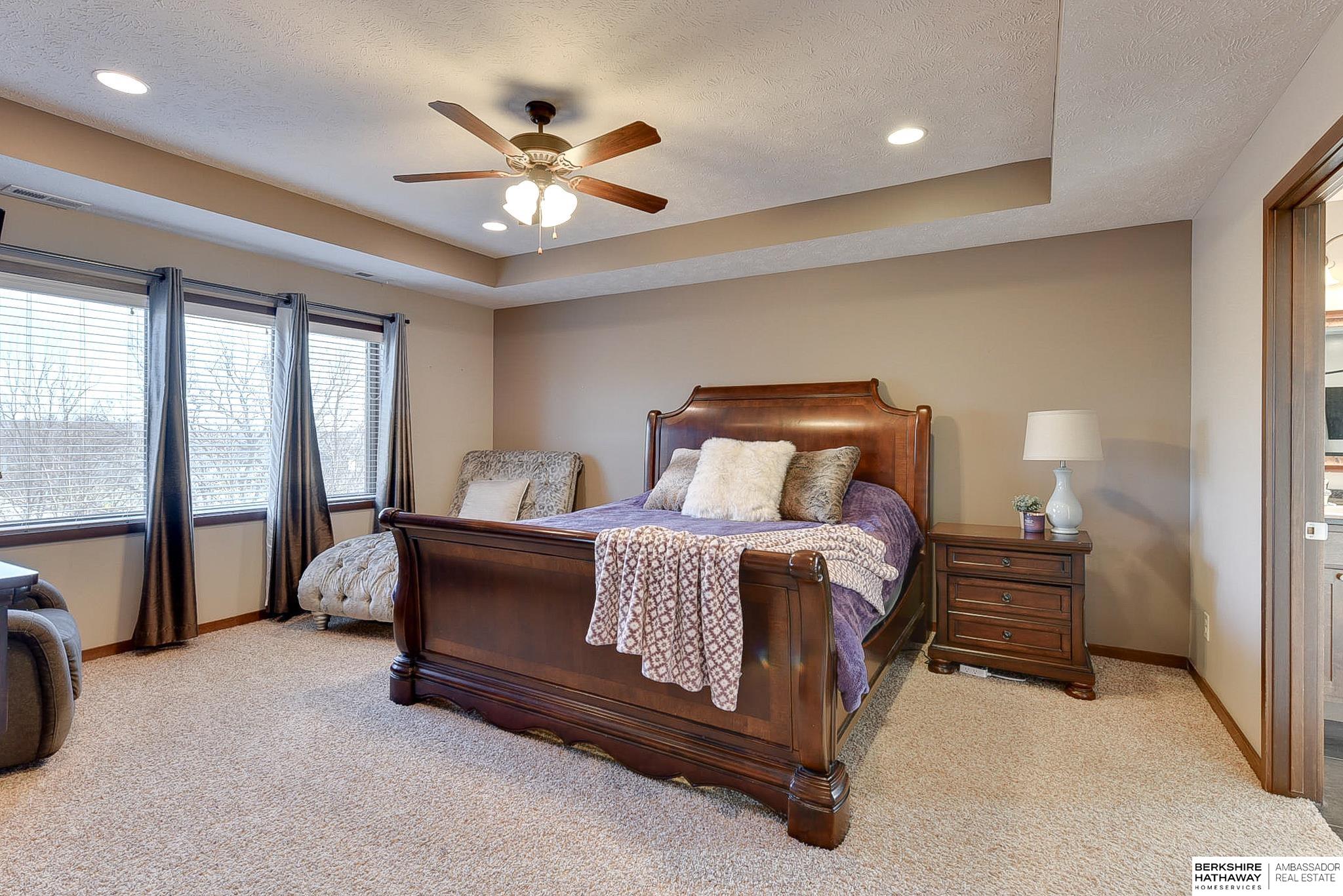 Lincoln, Nebraska 68505, United States, 5 Bedrooms Bedrooms, ,4 BathroomsBathrooms,Residential,Active,97125