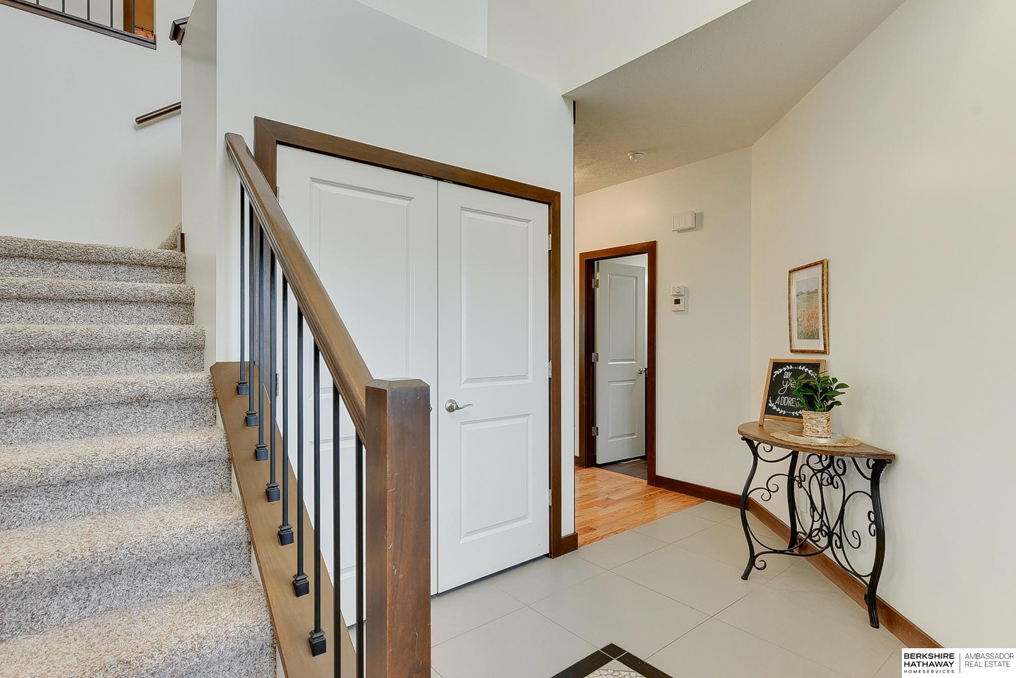 Lincoln, Nebraska 68505, United States, 5 Bedrooms Bedrooms, ,4 BathroomsBathrooms,Residential,Active,97125