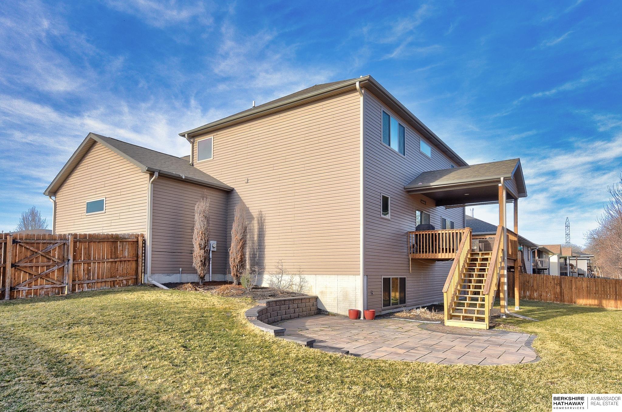 Lincoln, Nebraska 68505, United States, 5 Bedrooms Bedrooms, ,4 BathroomsBathrooms,Residential,Active,97125