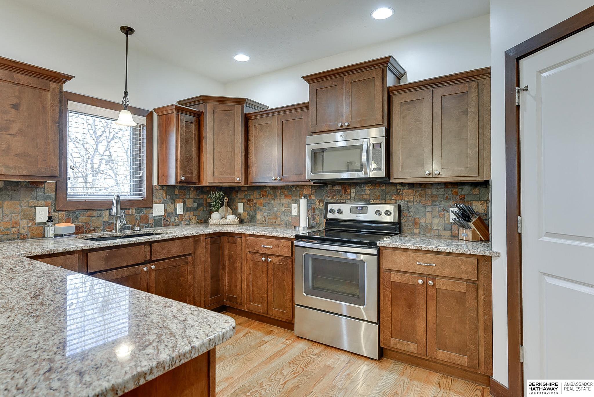 Lincoln, Nebraska 68505, United States, 5 Bedrooms Bedrooms, ,4 BathroomsBathrooms,Residential,Active,97125