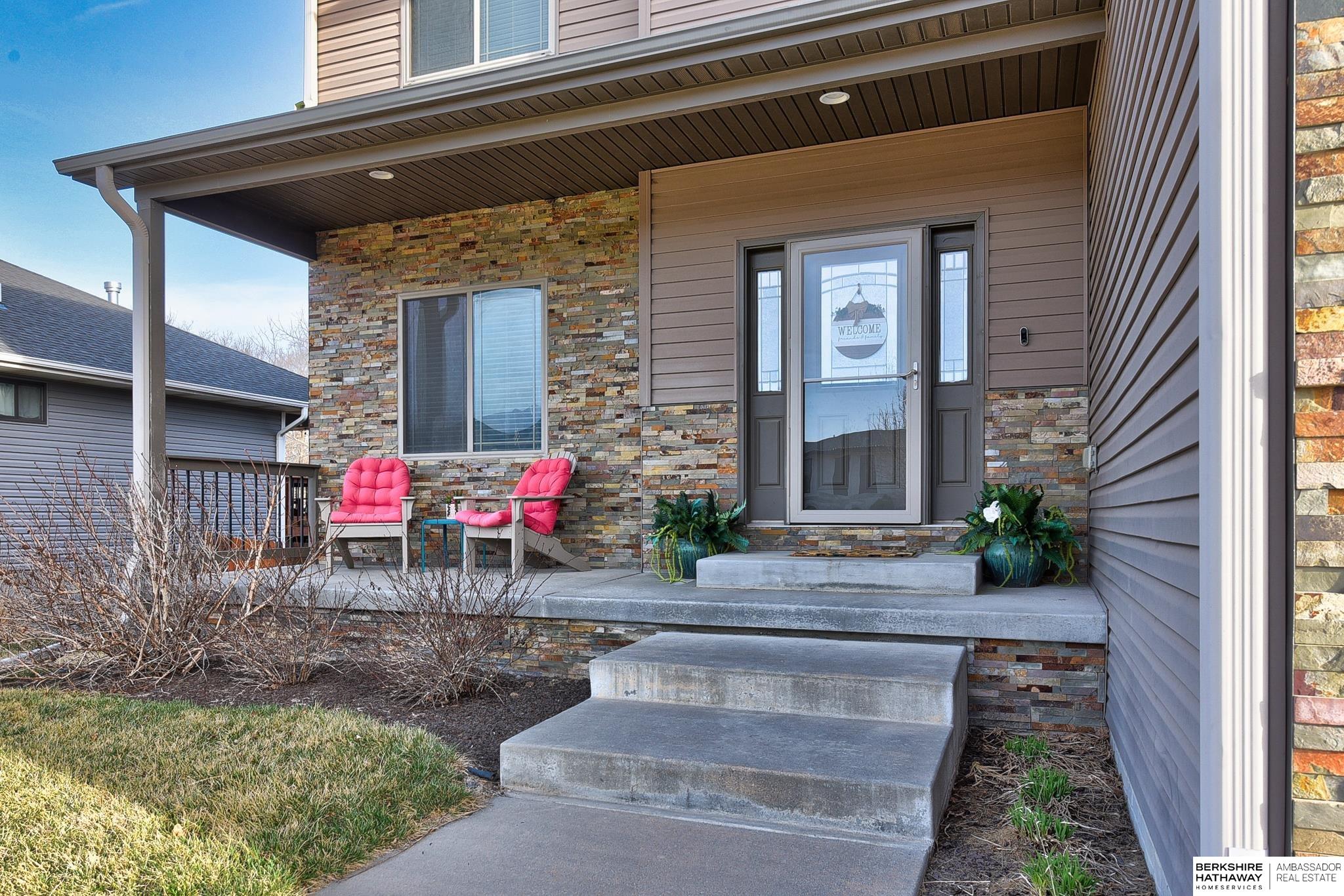 Lincoln, Nebraska 68505, United States, 5 Bedrooms Bedrooms, ,4 BathroomsBathrooms,Residential,Active,97125