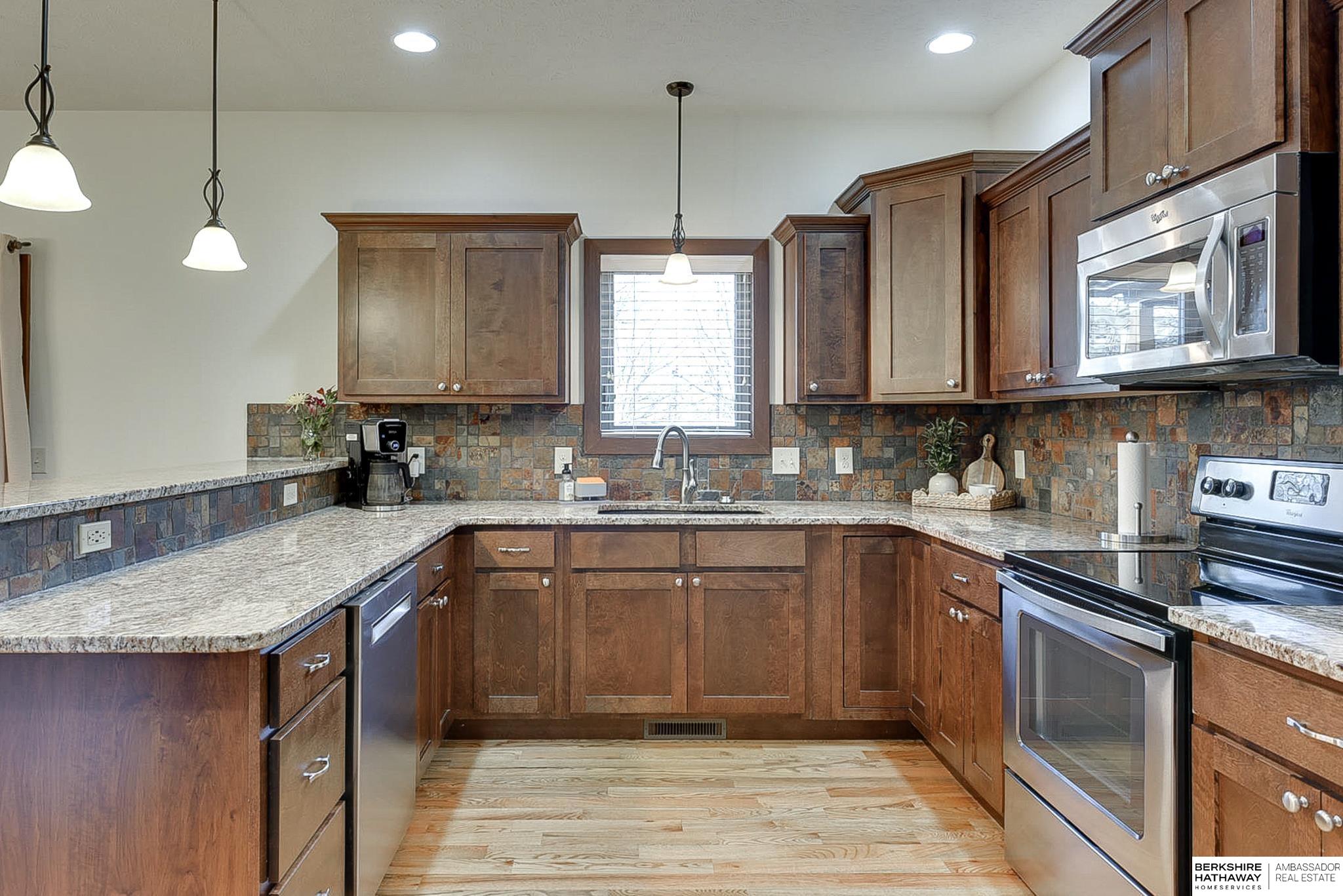 Lincoln, Nebraska 68505, United States, 5 Bedrooms Bedrooms, ,4 BathroomsBathrooms,Residential,Active,97125