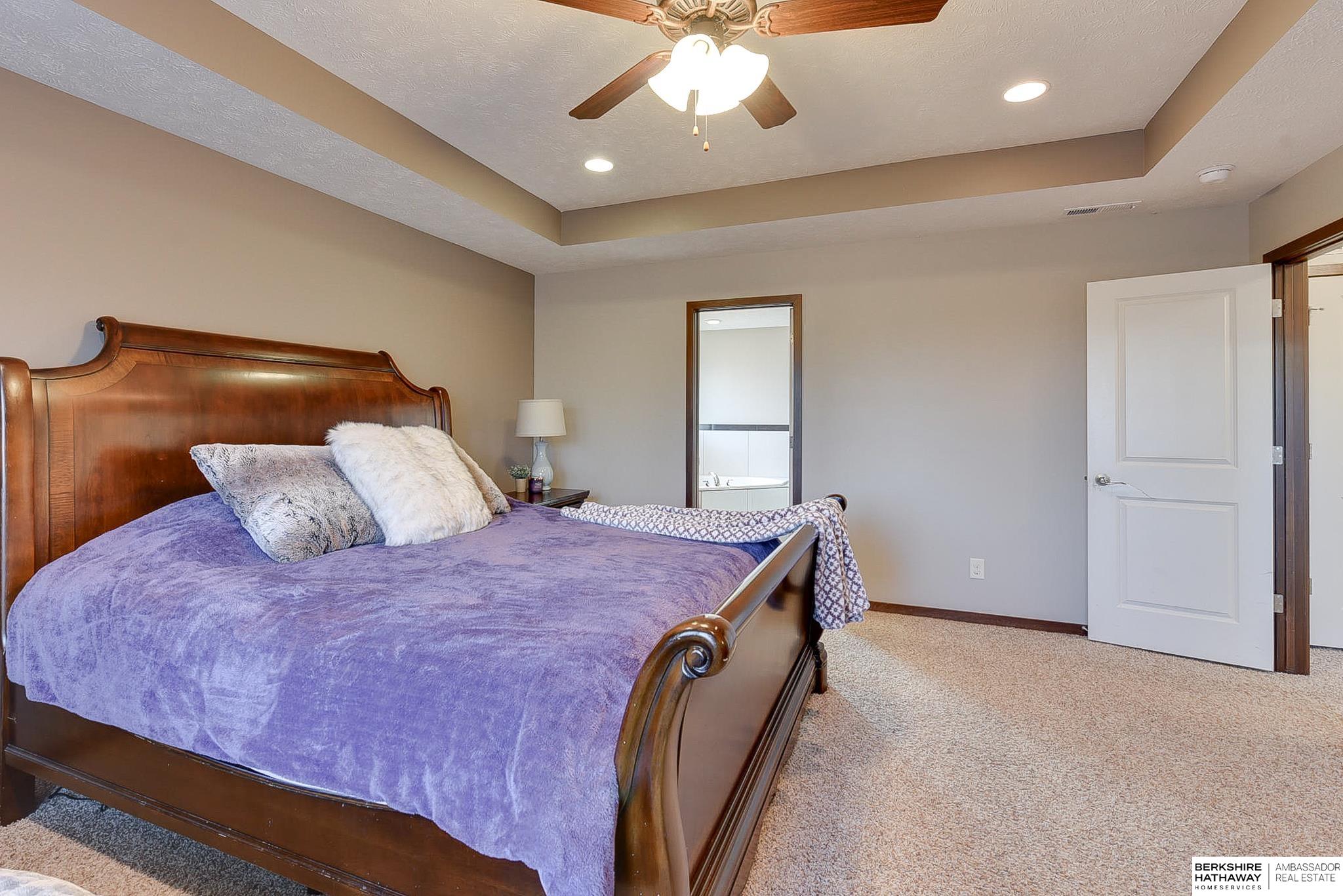 Lincoln, Nebraska 68505, United States, 5 Bedrooms Bedrooms, ,4 BathroomsBathrooms,Residential,Active,97125