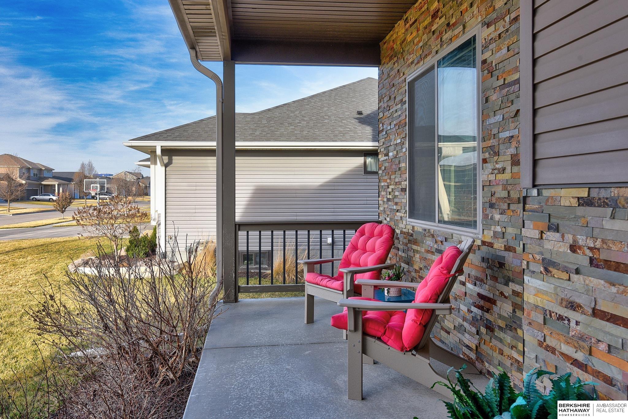 Lincoln, Nebraska 68505, United States, 5 Bedrooms Bedrooms, ,4 BathroomsBathrooms,Residential,Active,97125