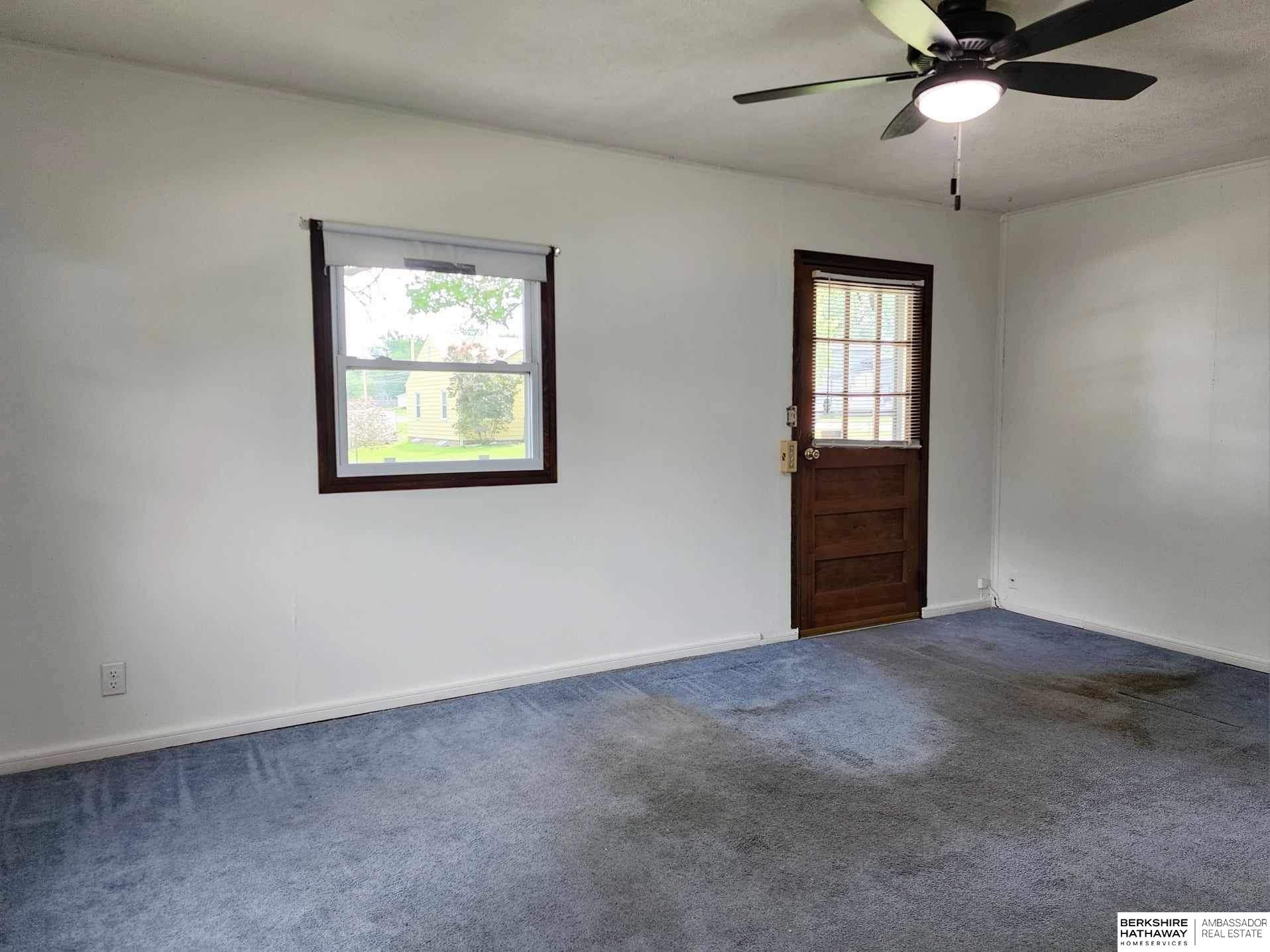 Beatrice, Nebraska 68310, United States, 2 Bedrooms Bedrooms, ,1 BathroomBathrooms,Residential,Pending,33640