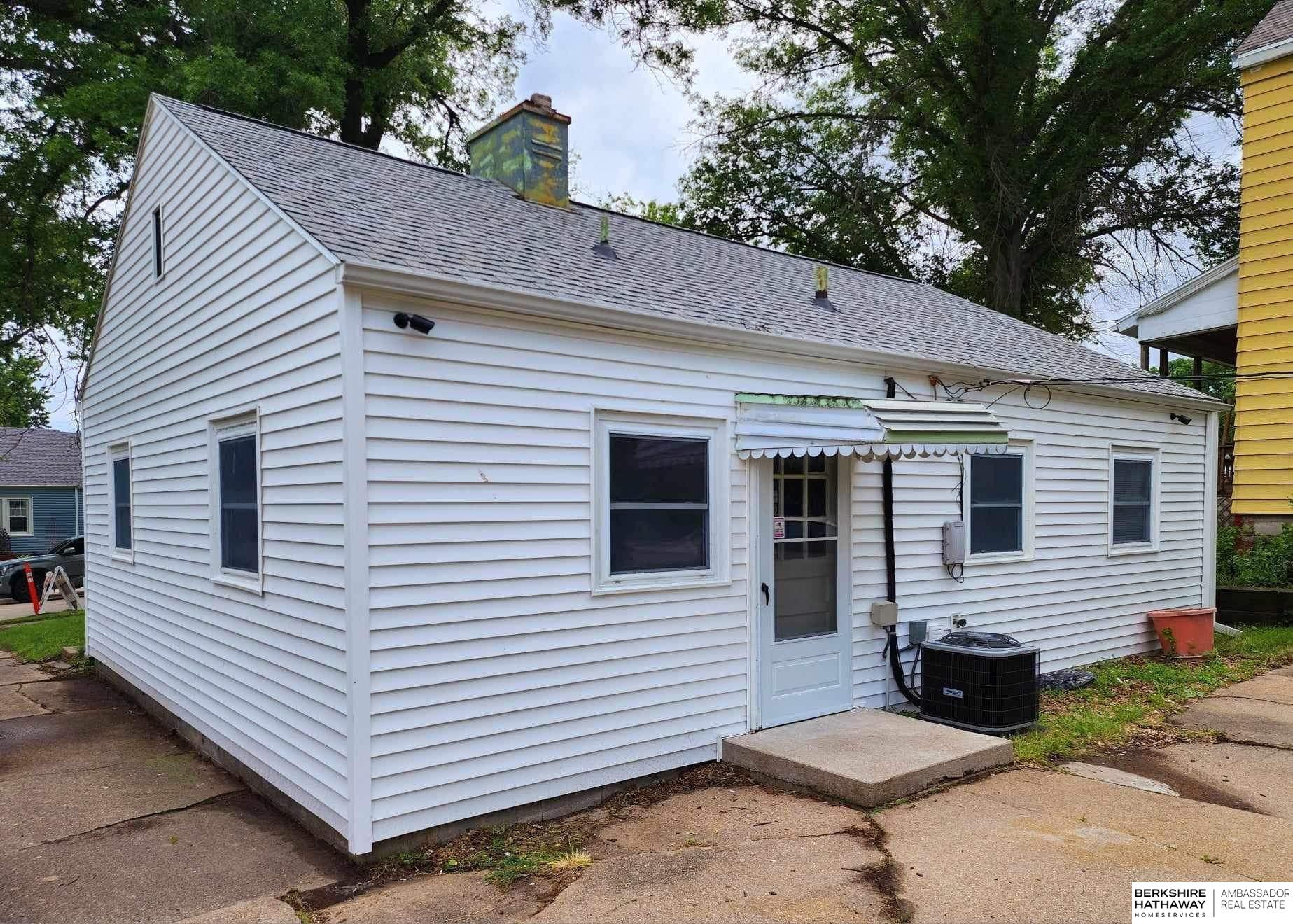 Beatrice, Nebraska 68310, United States, 2 Bedrooms Bedrooms, ,1 BathroomBathrooms,Residential,Pending,33640