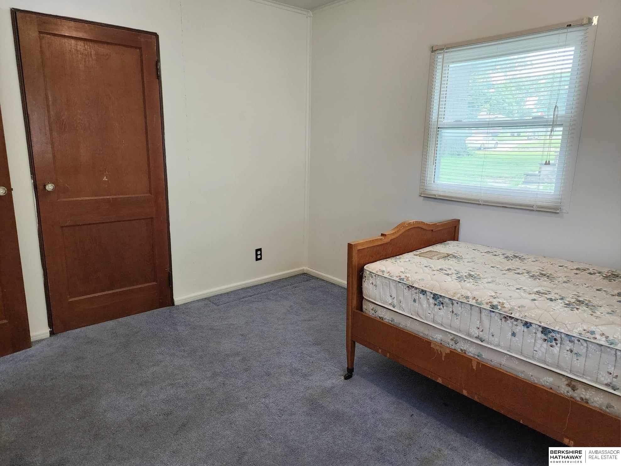 Beatrice, Nebraska 68310, United States, 2 Bedrooms Bedrooms, ,1 BathroomBathrooms,Residential,Pending,33640