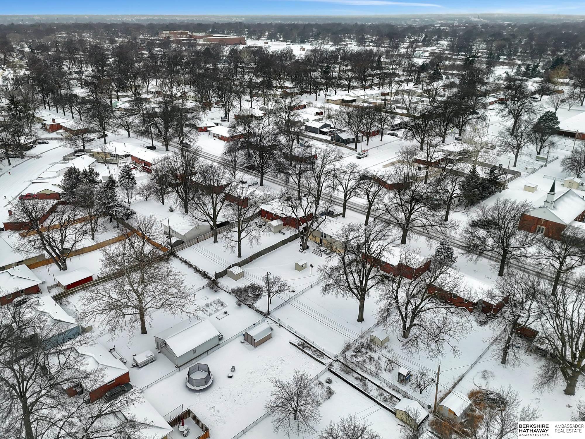 Lincoln, Nebraska 68507, United States, 2 Bedrooms Bedrooms, ,2 BathroomsBathrooms,Residential,Pending,78881