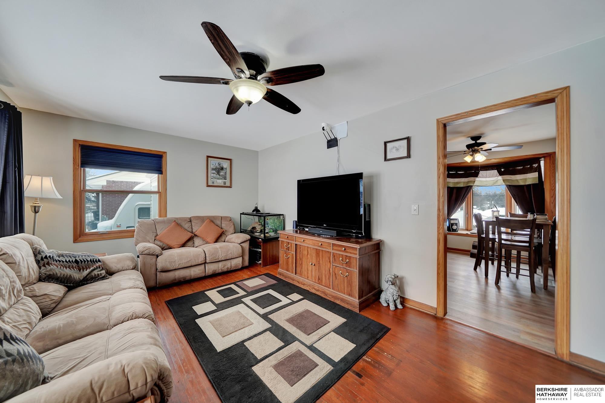 Lincoln, Nebraska 68507, United States, 2 Bedrooms Bedrooms, ,2 BathroomsBathrooms,Residential,Pending,78881