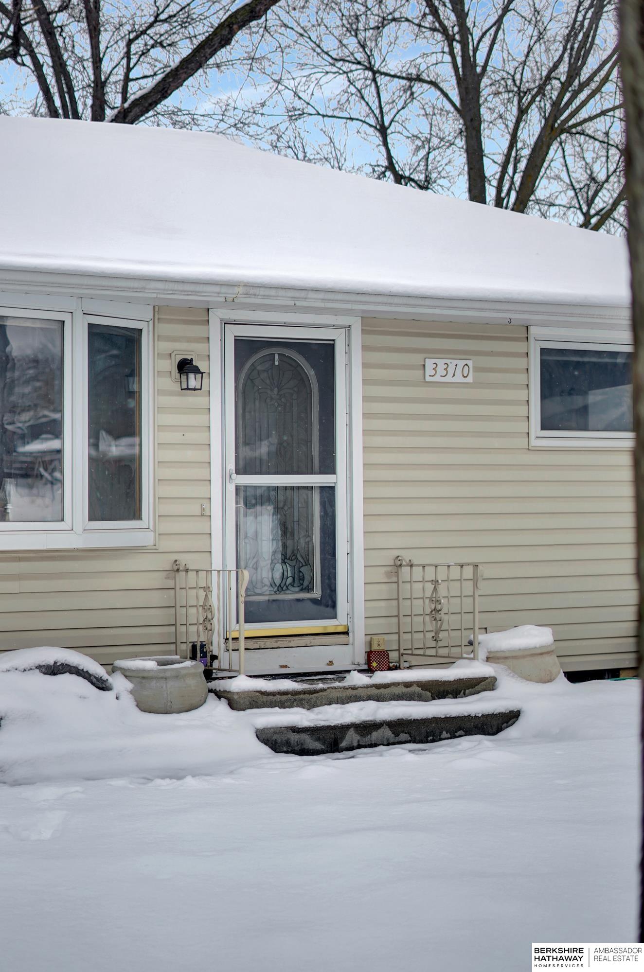 Lincoln, Nebraska 68507, United States, 2 Bedrooms Bedrooms, ,2 BathroomsBathrooms,Residential,Pending,78881