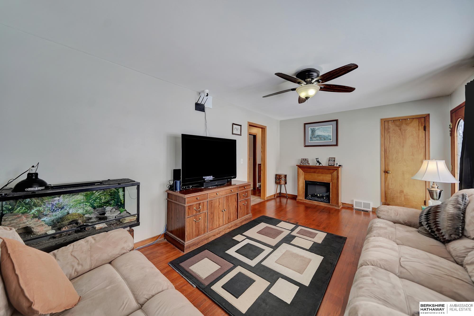 Lincoln, Nebraska 68507, United States, 2 Bedrooms Bedrooms, ,2 BathroomsBathrooms,Residential,Pending,78881