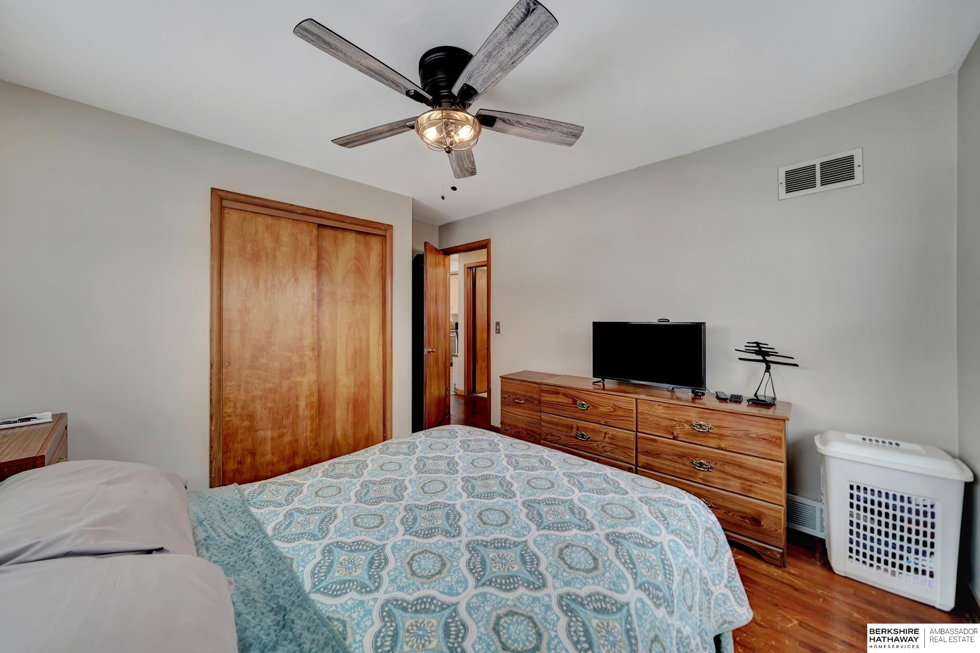 Lincoln, Nebraska 68507, United States, 2 Bedrooms Bedrooms, ,2 BathroomsBathrooms,Residential,Pending,78881