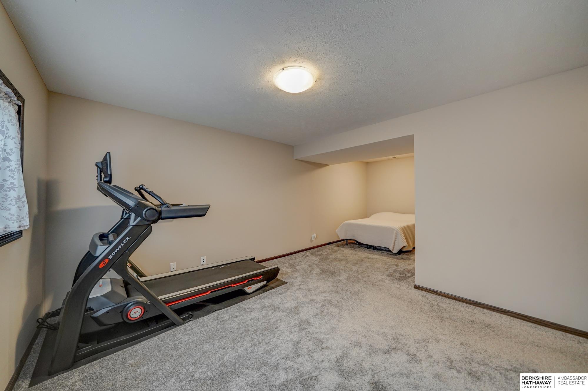 Lincoln, Nebraska 68524, United States, 3 Bedrooms Bedrooms, ,2 BathroomsBathrooms,Residential,Pending,5066