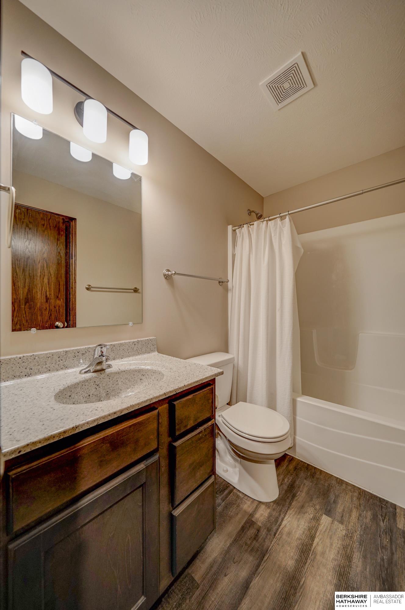 Lincoln, Nebraska 68524, United States, 3 Bedrooms Bedrooms, ,2 BathroomsBathrooms,Residential,Pending,5066