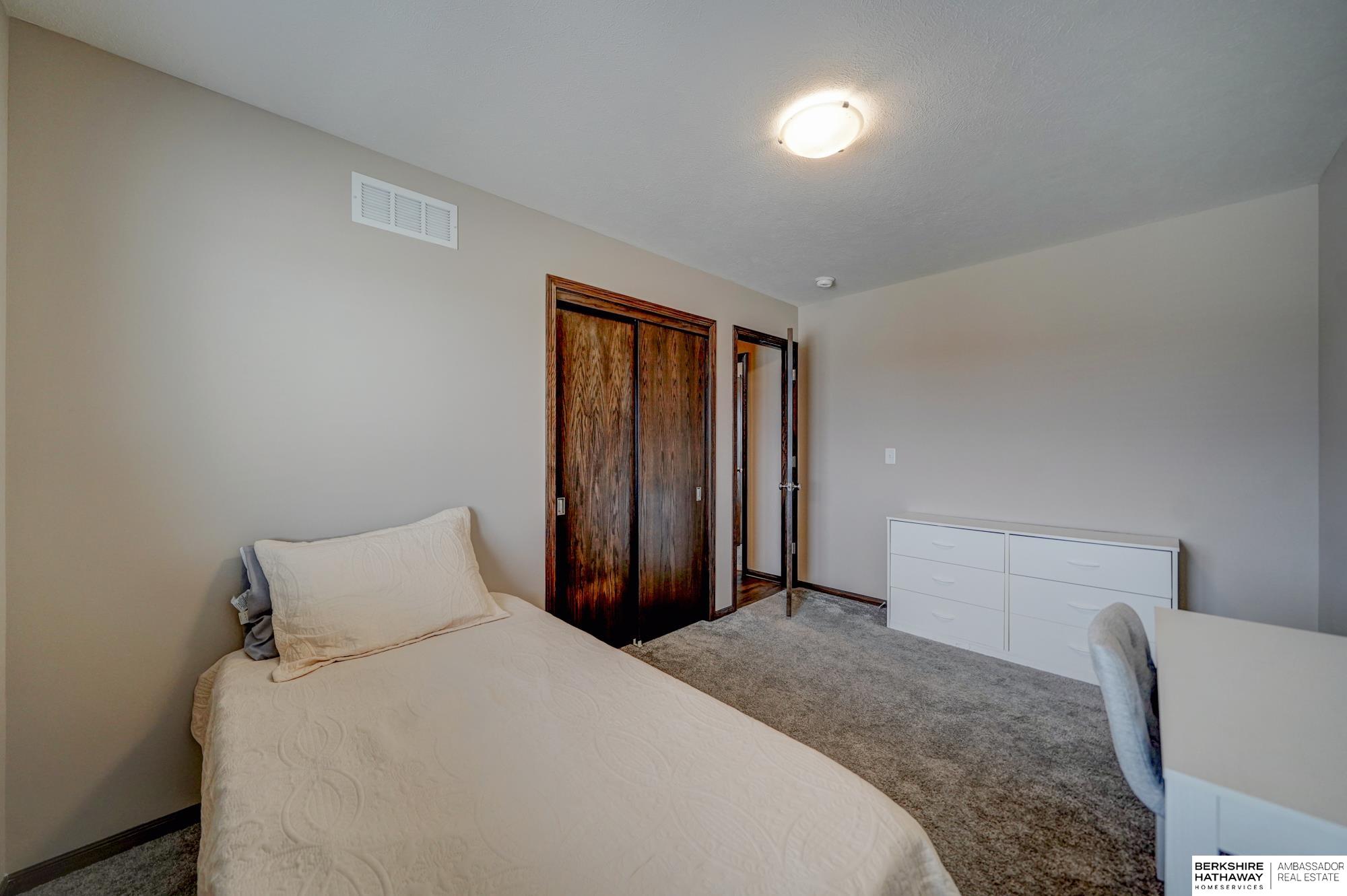 Lincoln, Nebraska 68524, United States, 3 Bedrooms Bedrooms, ,2 BathroomsBathrooms,Residential,Pending,5066