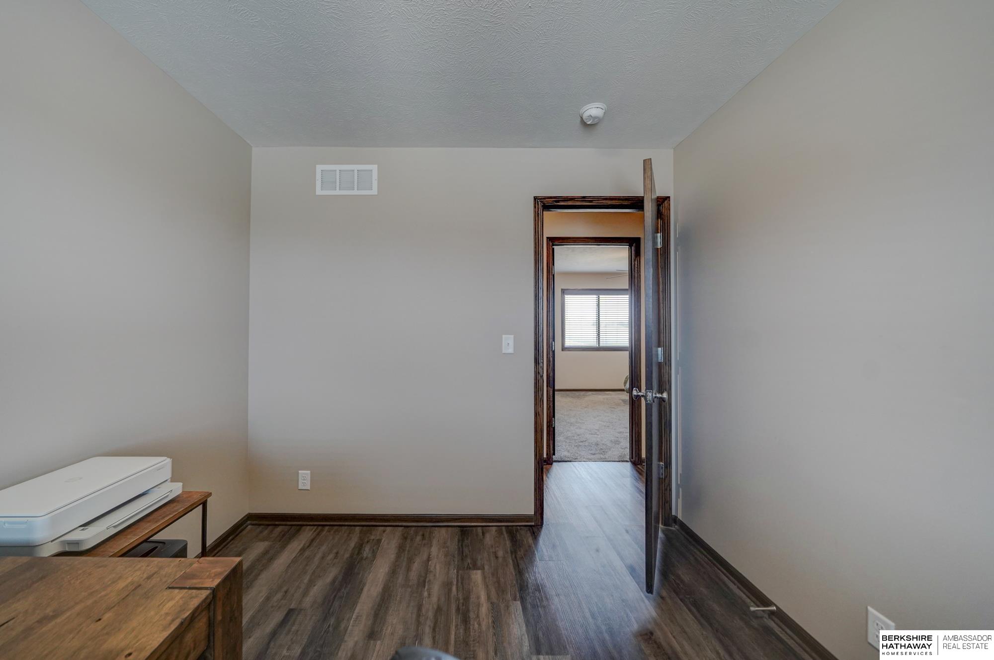 Lincoln, Nebraska 68524, United States, 3 Bedrooms Bedrooms, ,2 BathroomsBathrooms,Residential,Pending,5066