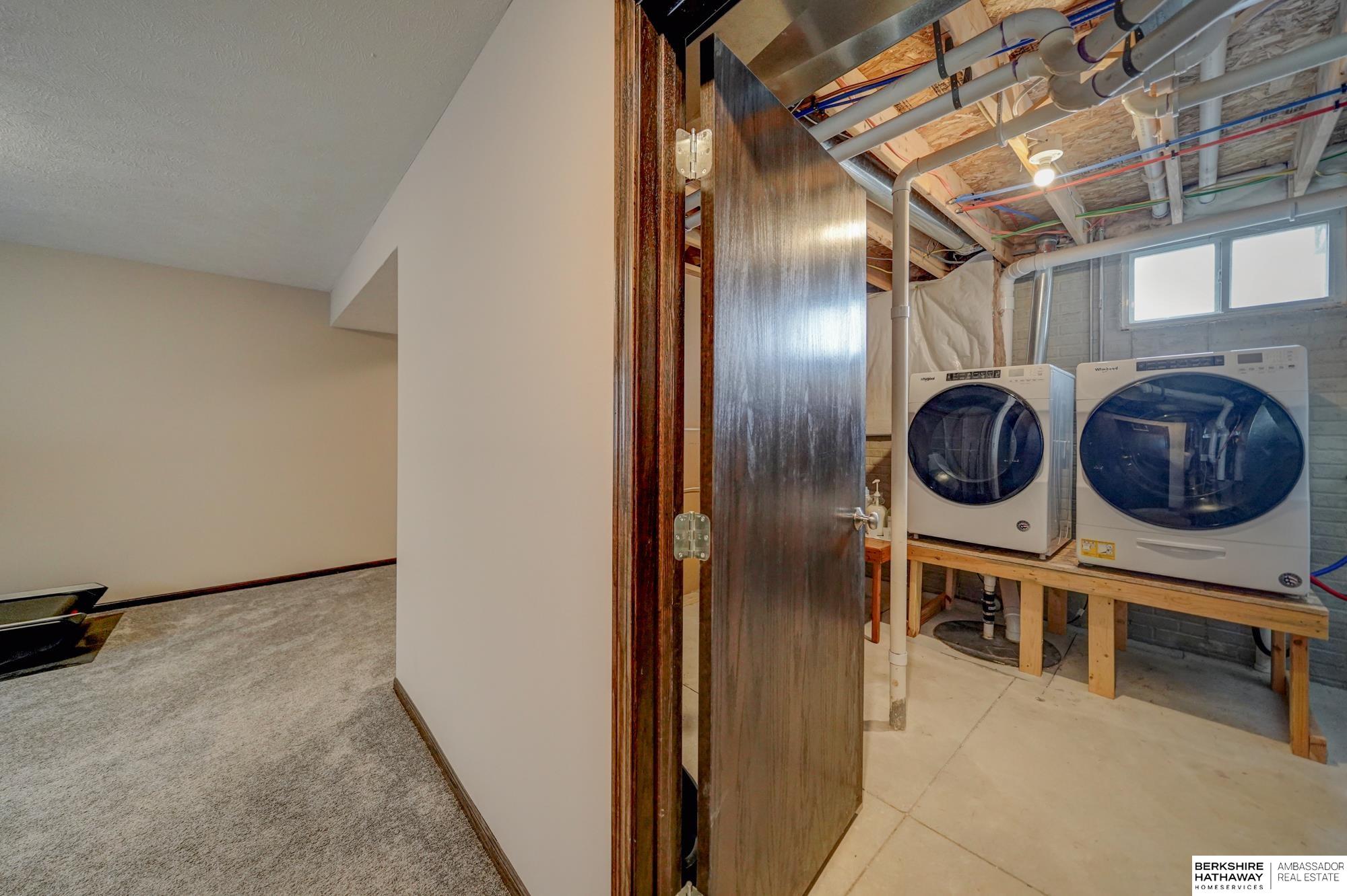 Lincoln, Nebraska 68524, United States, 3 Bedrooms Bedrooms, ,2 BathroomsBathrooms,Residential,Pending,5066