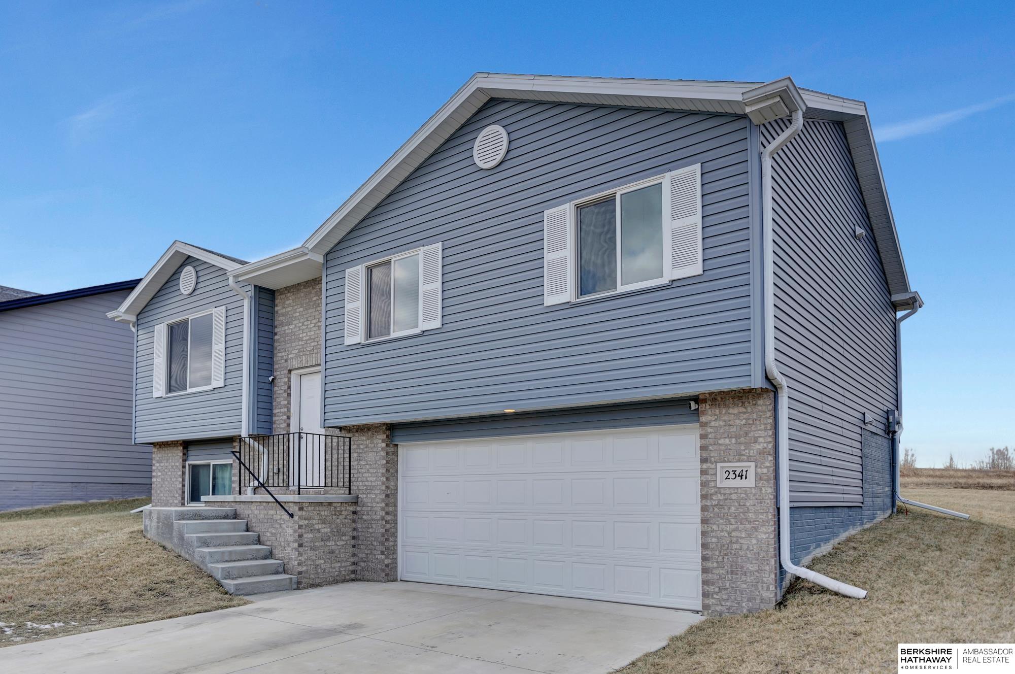 Lincoln, Nebraska 68524, United States, 3 Bedrooms Bedrooms, ,2 BathroomsBathrooms,Residential,Pending,5066