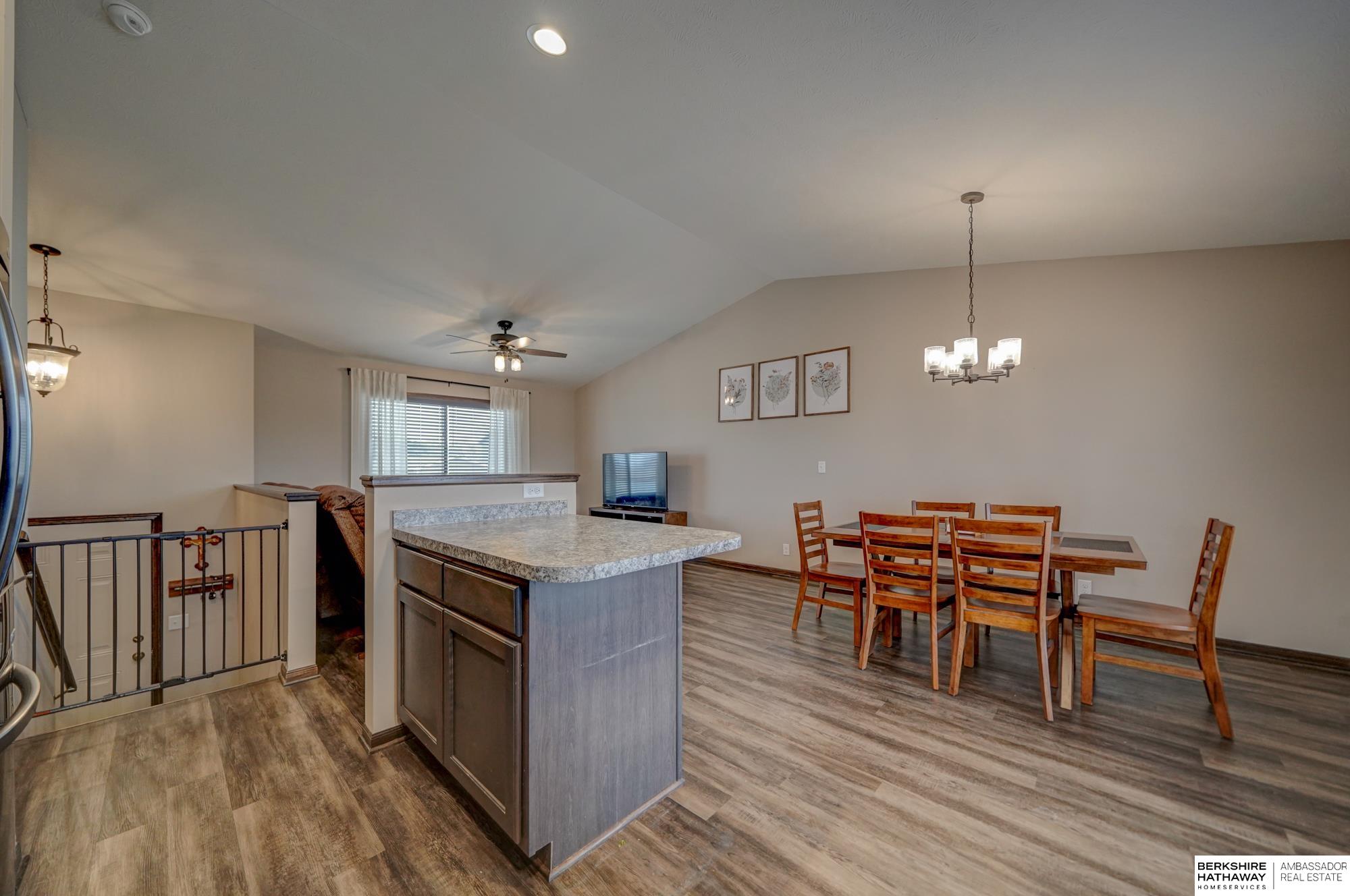 Lincoln, Nebraska 68524, United States, 3 Bedrooms Bedrooms, ,2 BathroomsBathrooms,Residential,Pending,5066