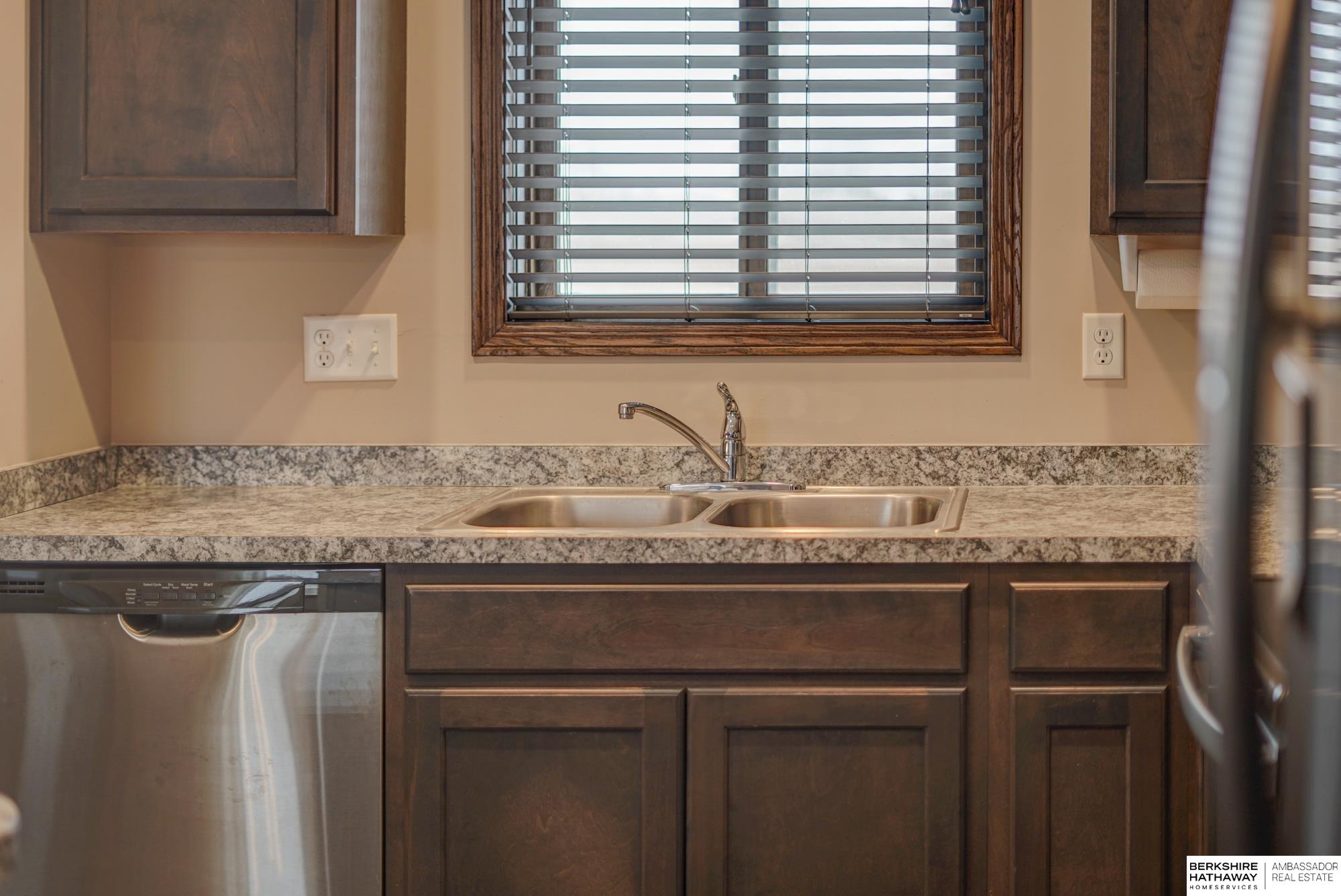 Lincoln, Nebraska 68524, United States, 3 Bedrooms Bedrooms, ,2 BathroomsBathrooms,Residential,Pending,5066