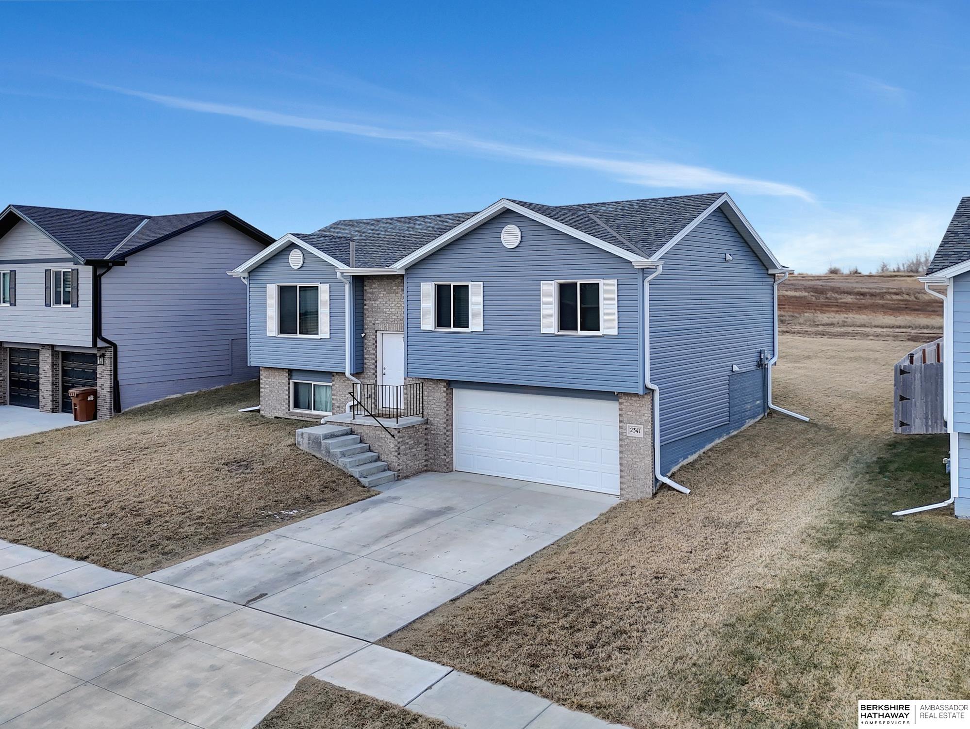 Lincoln, Nebraska 68524, United States, 3 Bedrooms Bedrooms, ,2 BathroomsBathrooms,Residential,Pending,5066