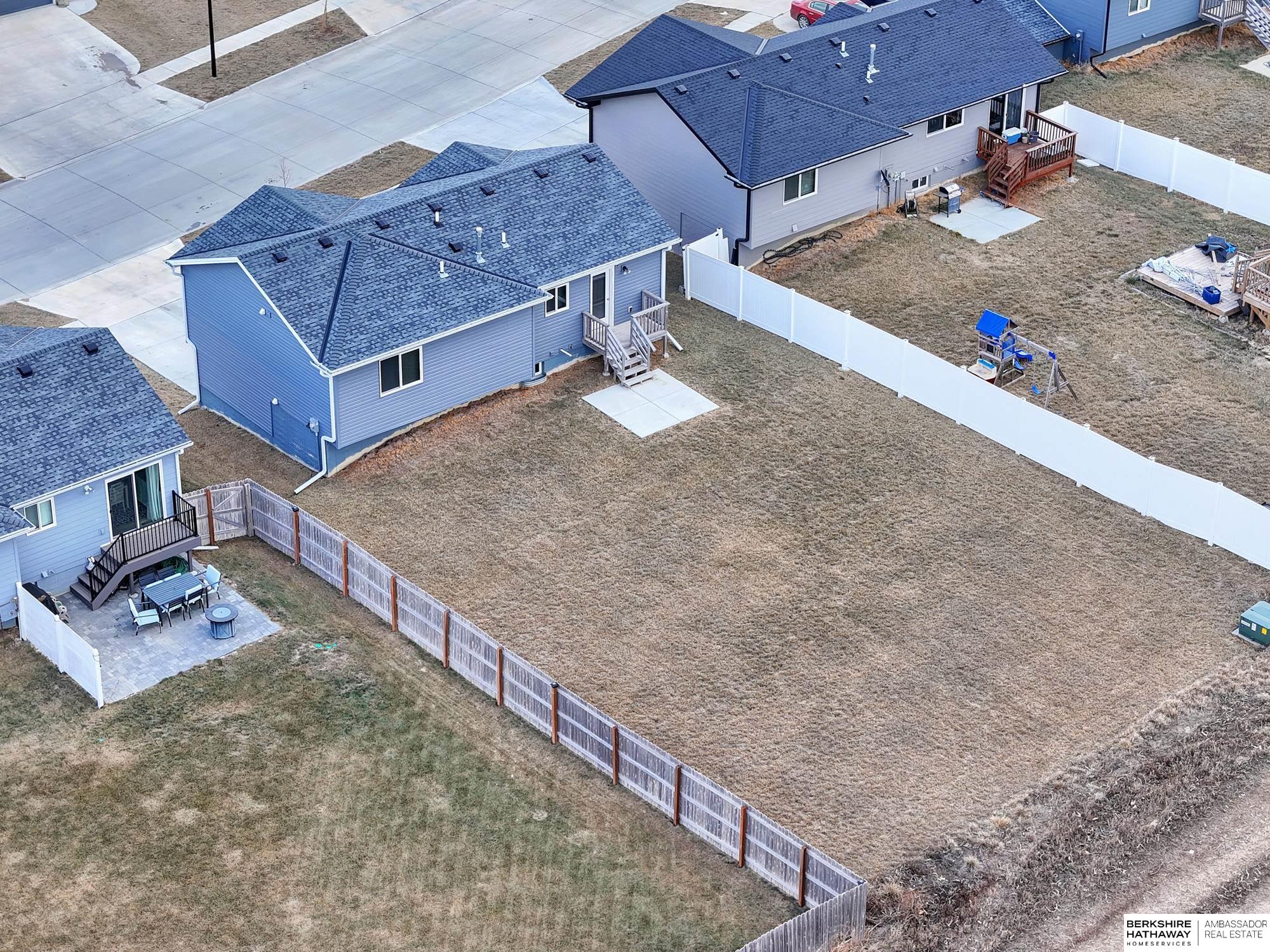 Lincoln, Nebraska 68524, United States, 3 Bedrooms Bedrooms, ,2 BathroomsBathrooms,Residential,Pending,5066