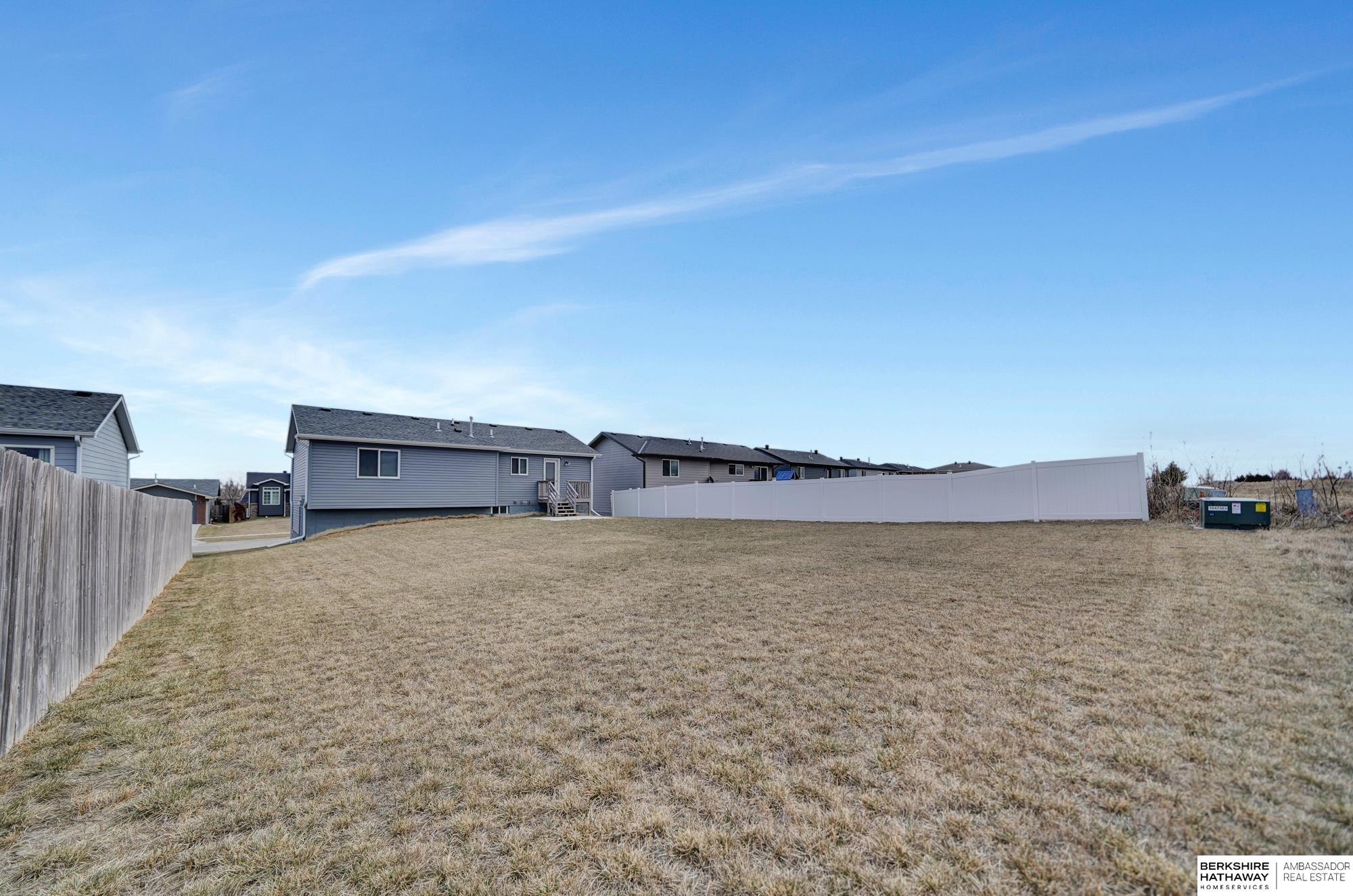 Lincoln, Nebraska 68524, United States, 3 Bedrooms Bedrooms, ,2 BathroomsBathrooms,Residential,Pending,5066