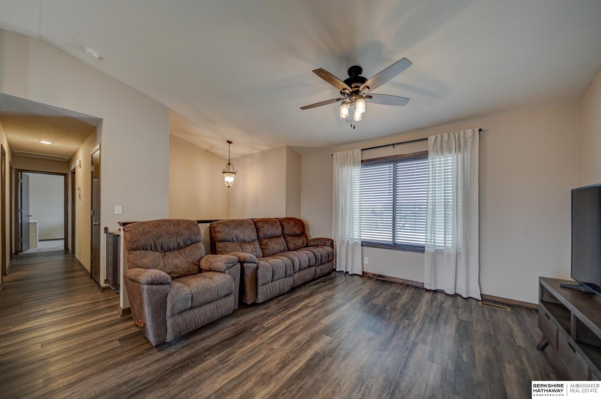 Lincoln, Nebraska 68524, United States, 3 Bedrooms Bedrooms, ,2 BathroomsBathrooms,Residential,Pending,5066