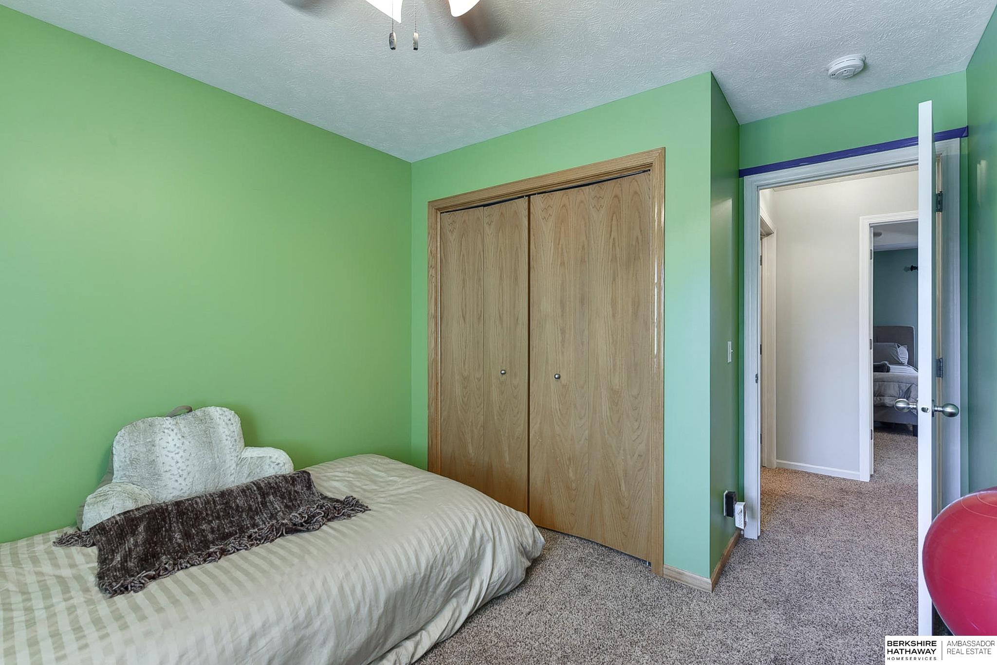 Omaha, Nebraska 68136, United States, 4 Bedrooms Bedrooms, ,3 BathroomsBathrooms,Residential,Pending,112106