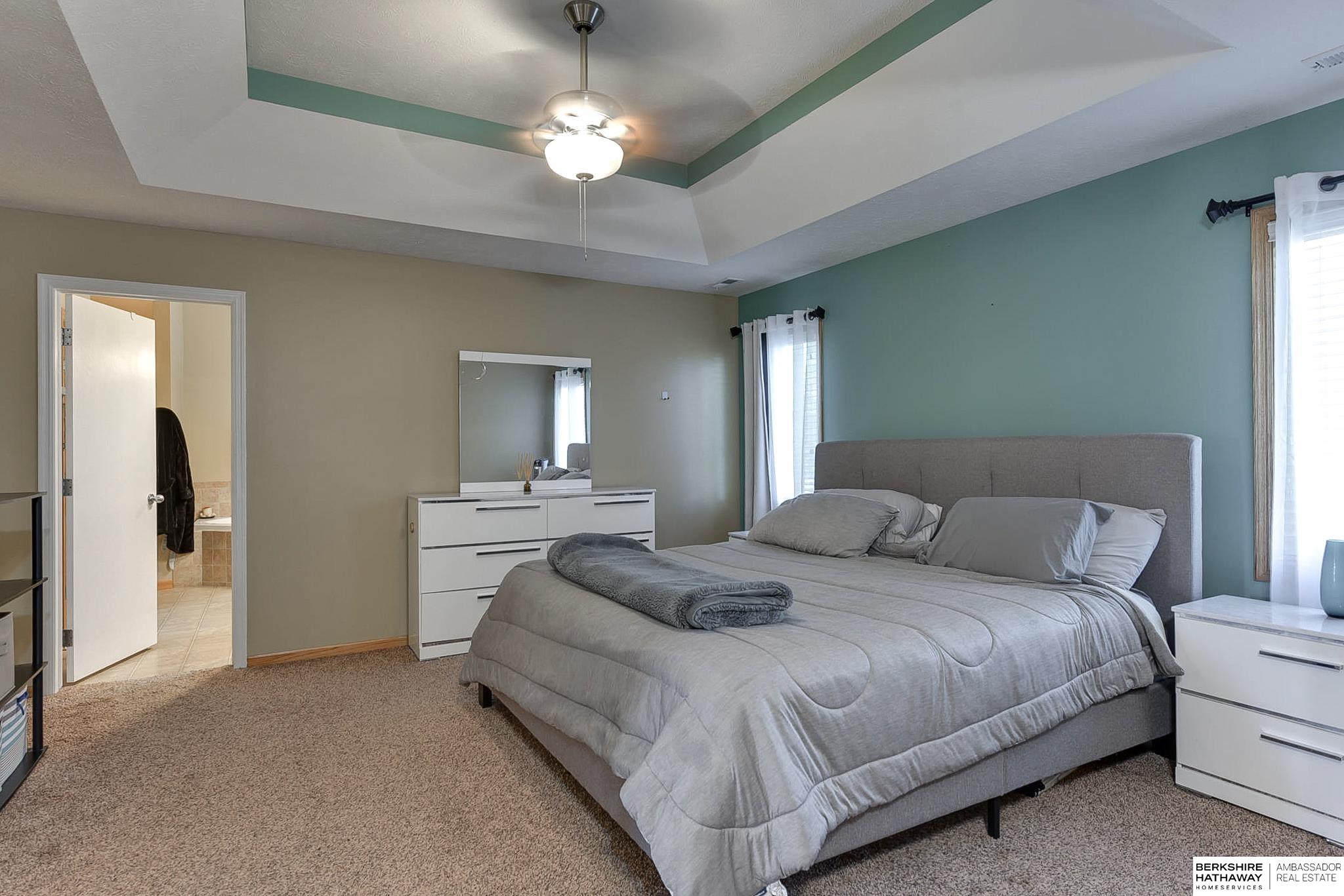 Omaha, Nebraska 68136, United States, 4 Bedrooms Bedrooms, ,3 BathroomsBathrooms,Residential,Pending,112106