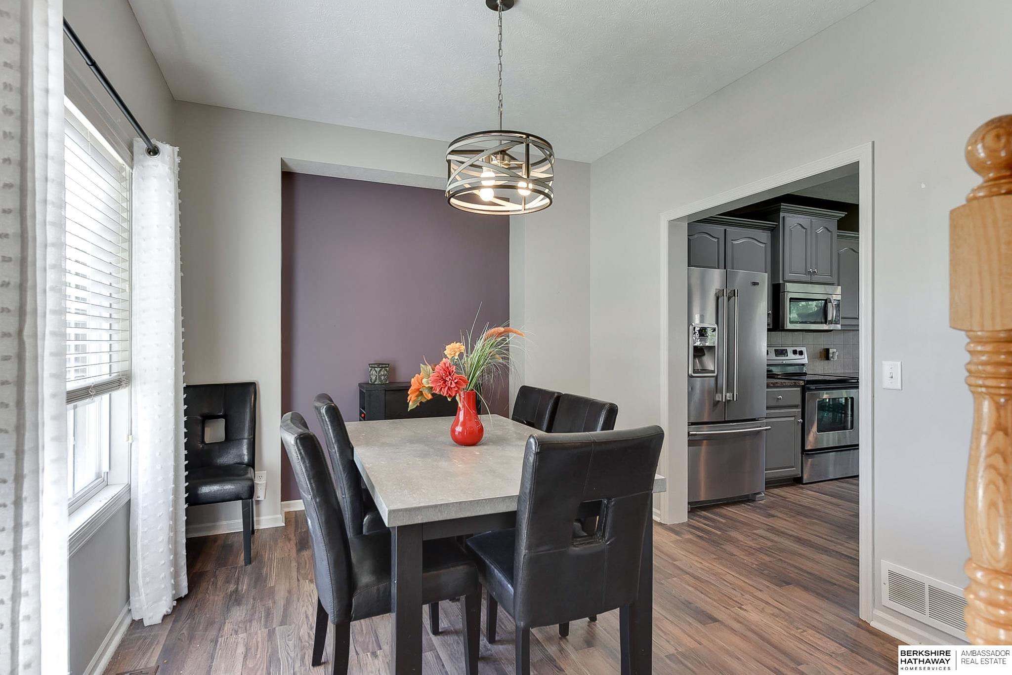 Omaha, Nebraska 68136, United States, 4 Bedrooms Bedrooms, ,3 BathroomsBathrooms,Residential,Pending,112106