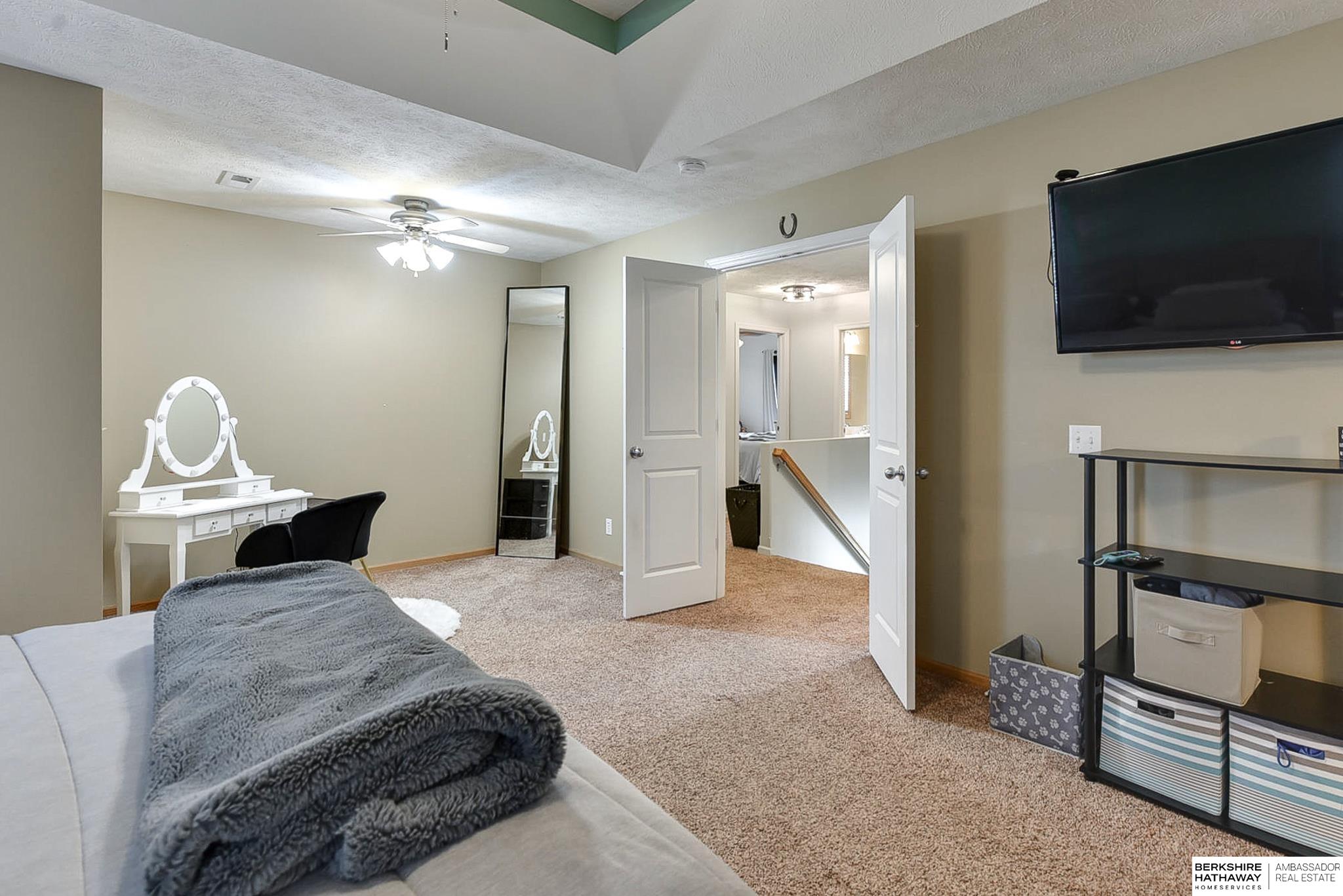 Omaha, Nebraska 68136, United States, 4 Bedrooms Bedrooms, ,3 BathroomsBathrooms,Residential,Pending,112106