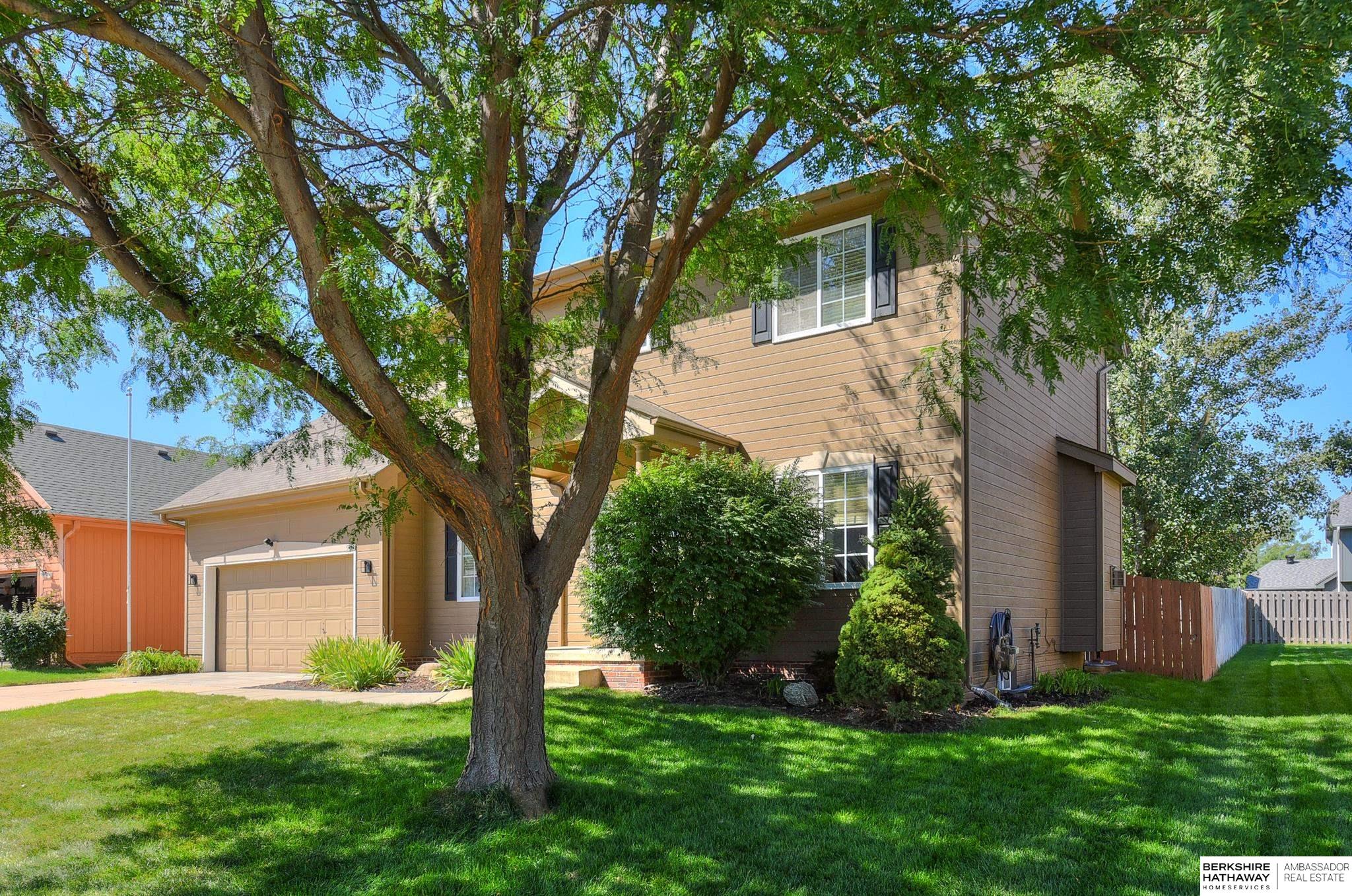 Omaha, Nebraska 68136, United States, 4 Bedrooms Bedrooms, ,3 BathroomsBathrooms,Residential,Pending,112106