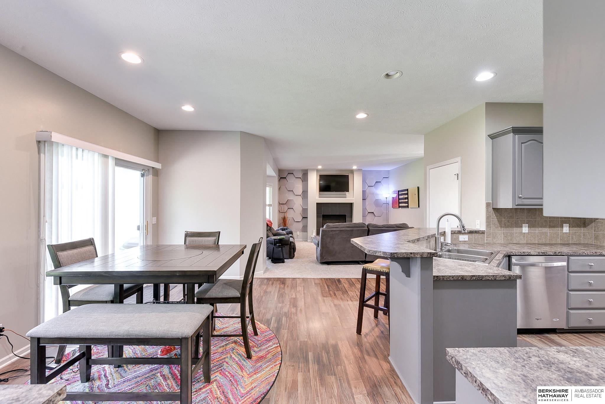 Omaha, Nebraska 68136, United States, 4 Bedrooms Bedrooms, ,3 BathroomsBathrooms,Residential,Pending,112106