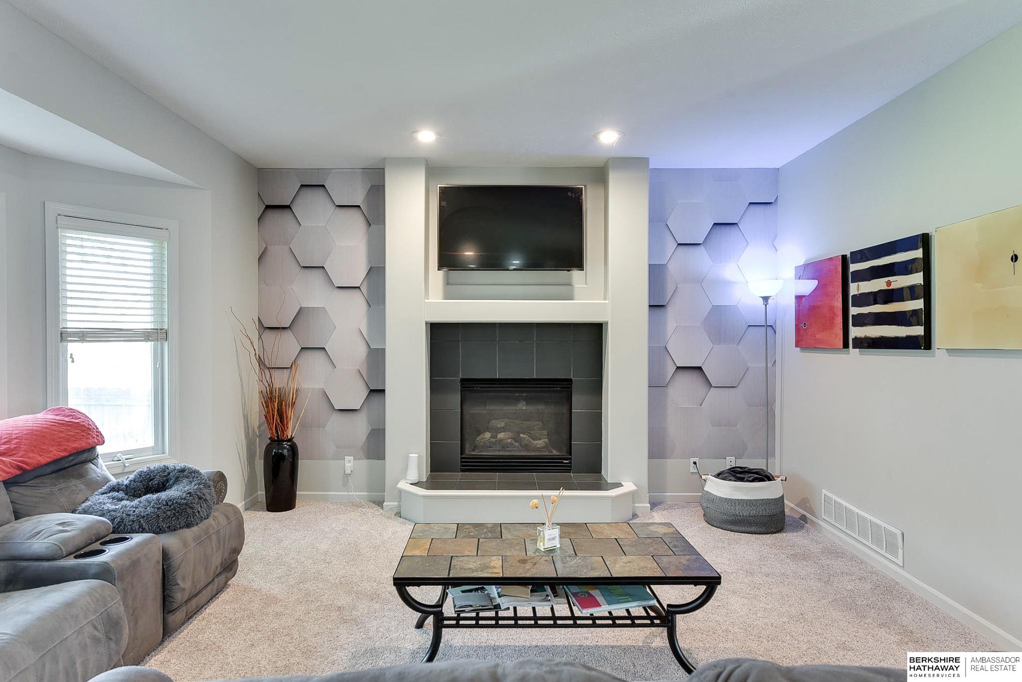 Omaha, Nebraska 68136, United States, 4 Bedrooms Bedrooms, ,3 BathroomsBathrooms,Residential,Pending,112106