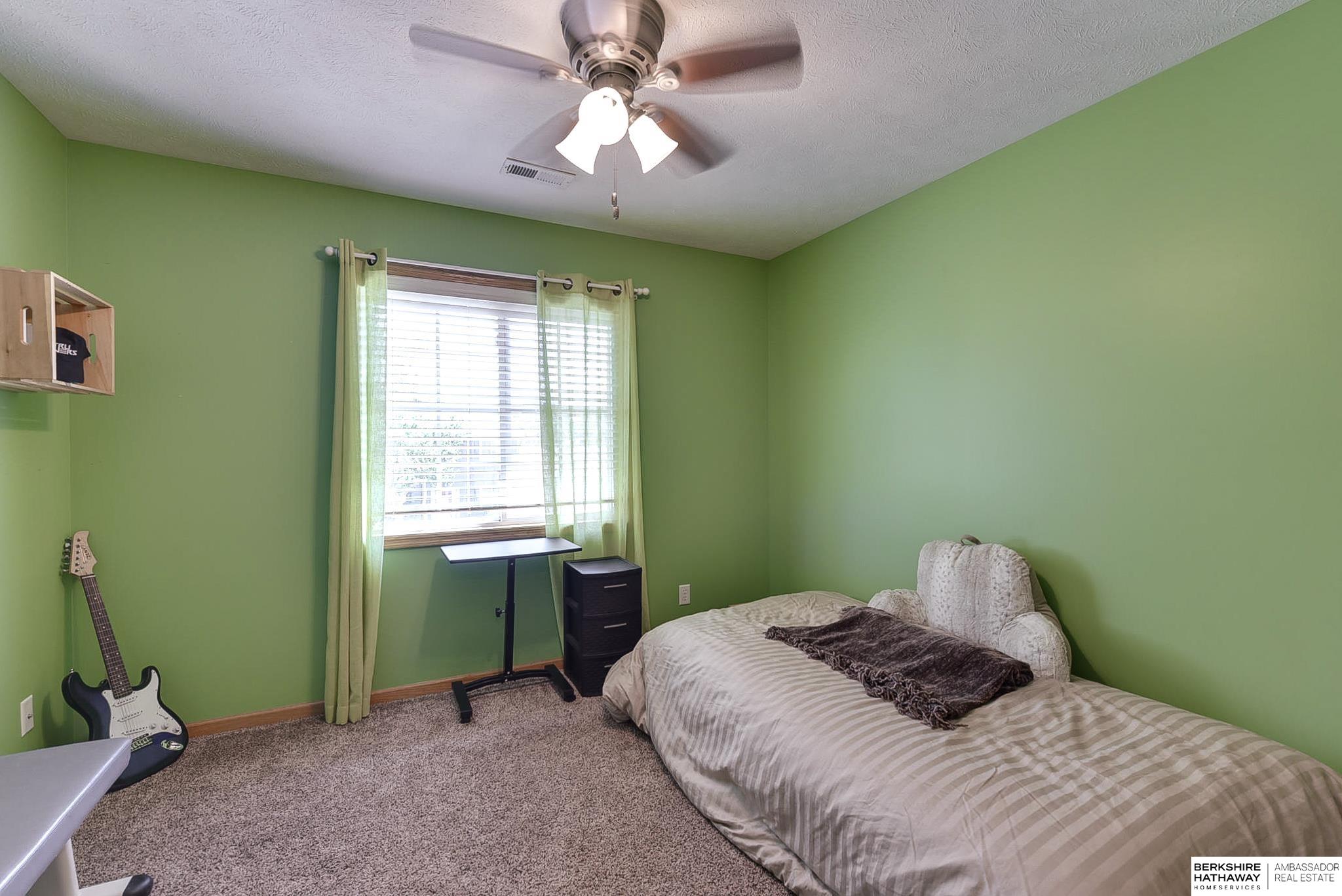 Omaha, Nebraska 68136, United States, 4 Bedrooms Bedrooms, ,3 BathroomsBathrooms,Residential,Pending,112106