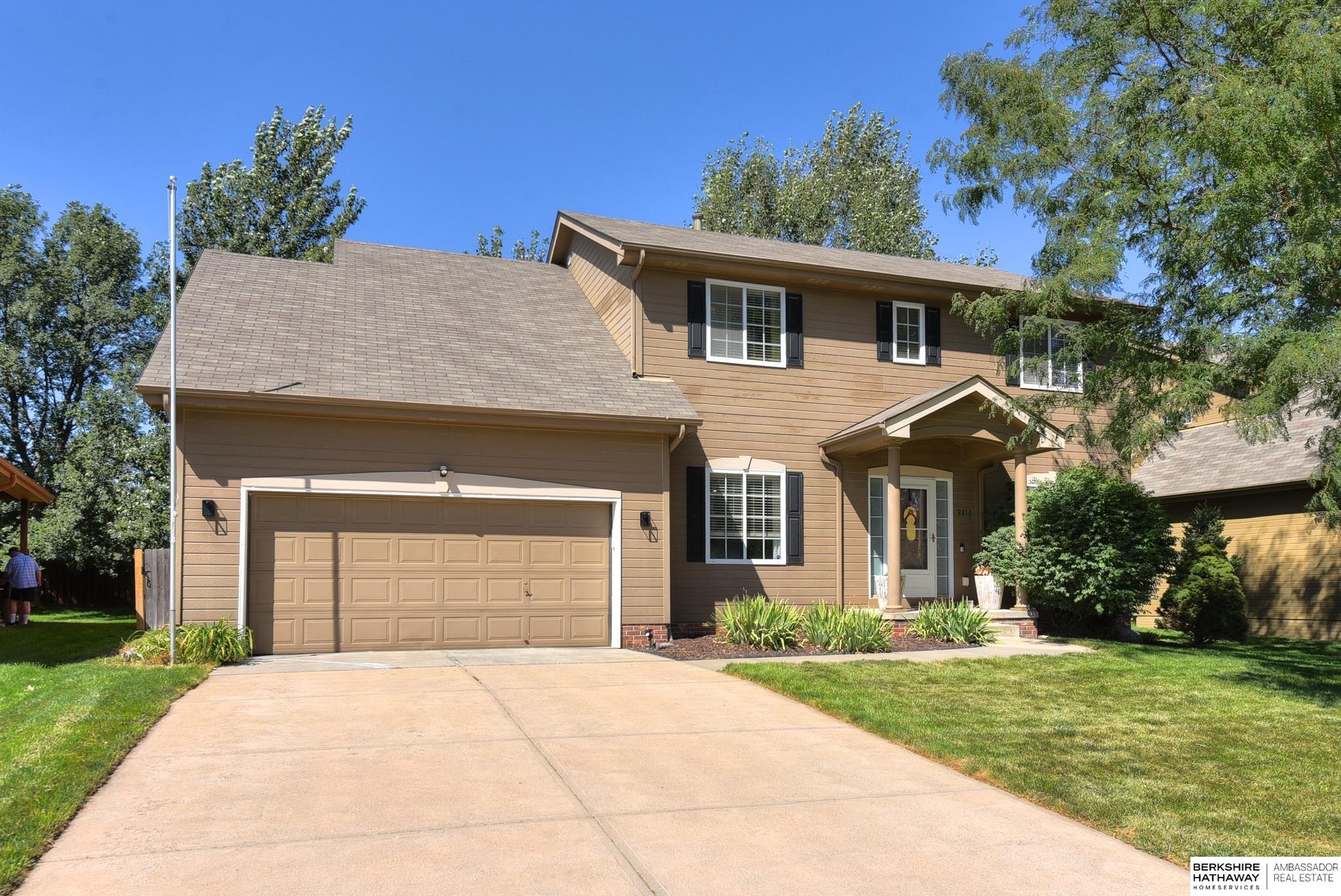 Omaha, Nebraska 68136, United States, 4 Bedrooms Bedrooms, ,3 BathroomsBathrooms,Residential,Pending,112106